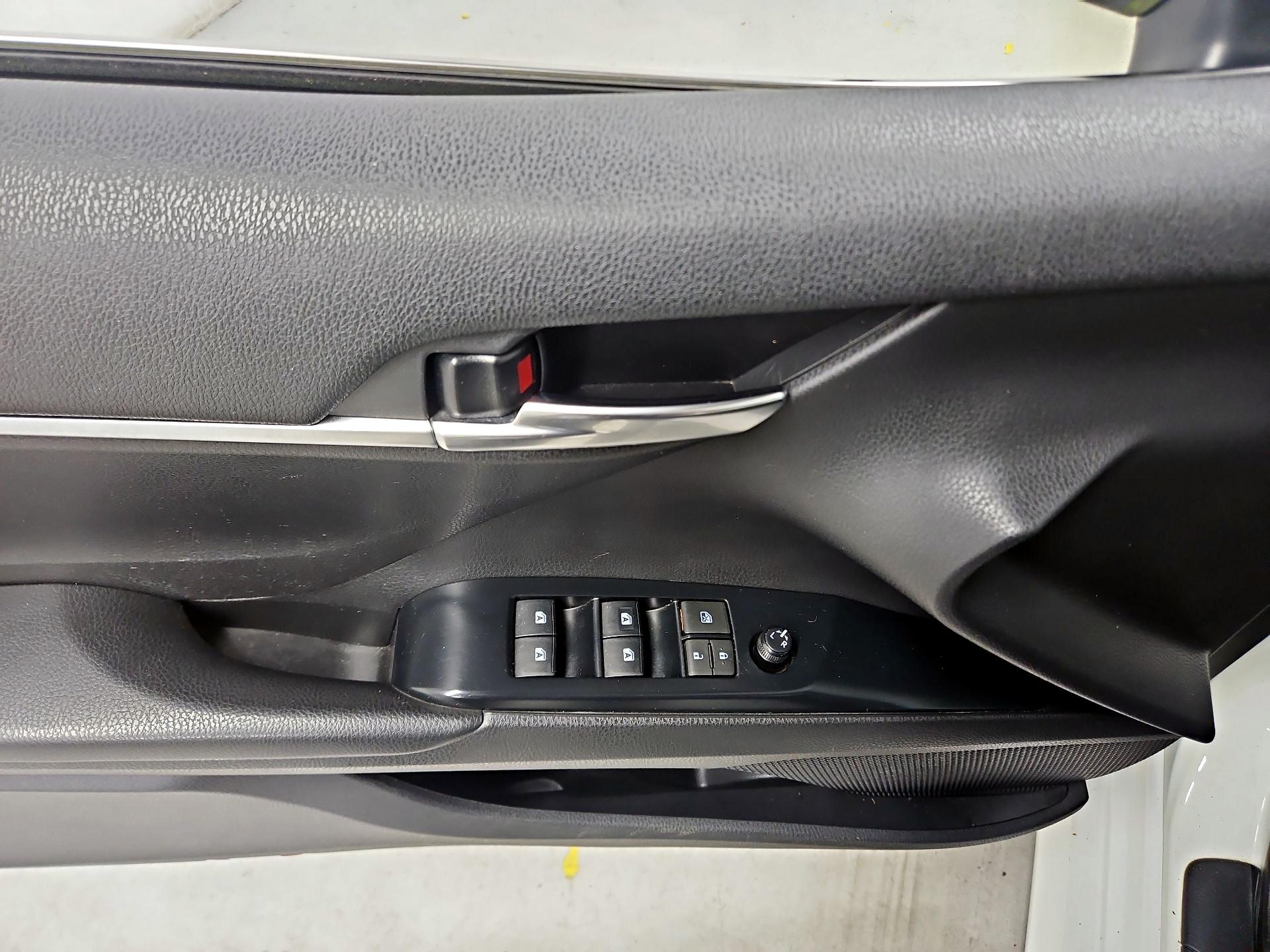 Thumbnail: 2020 Toyota Camry - 12