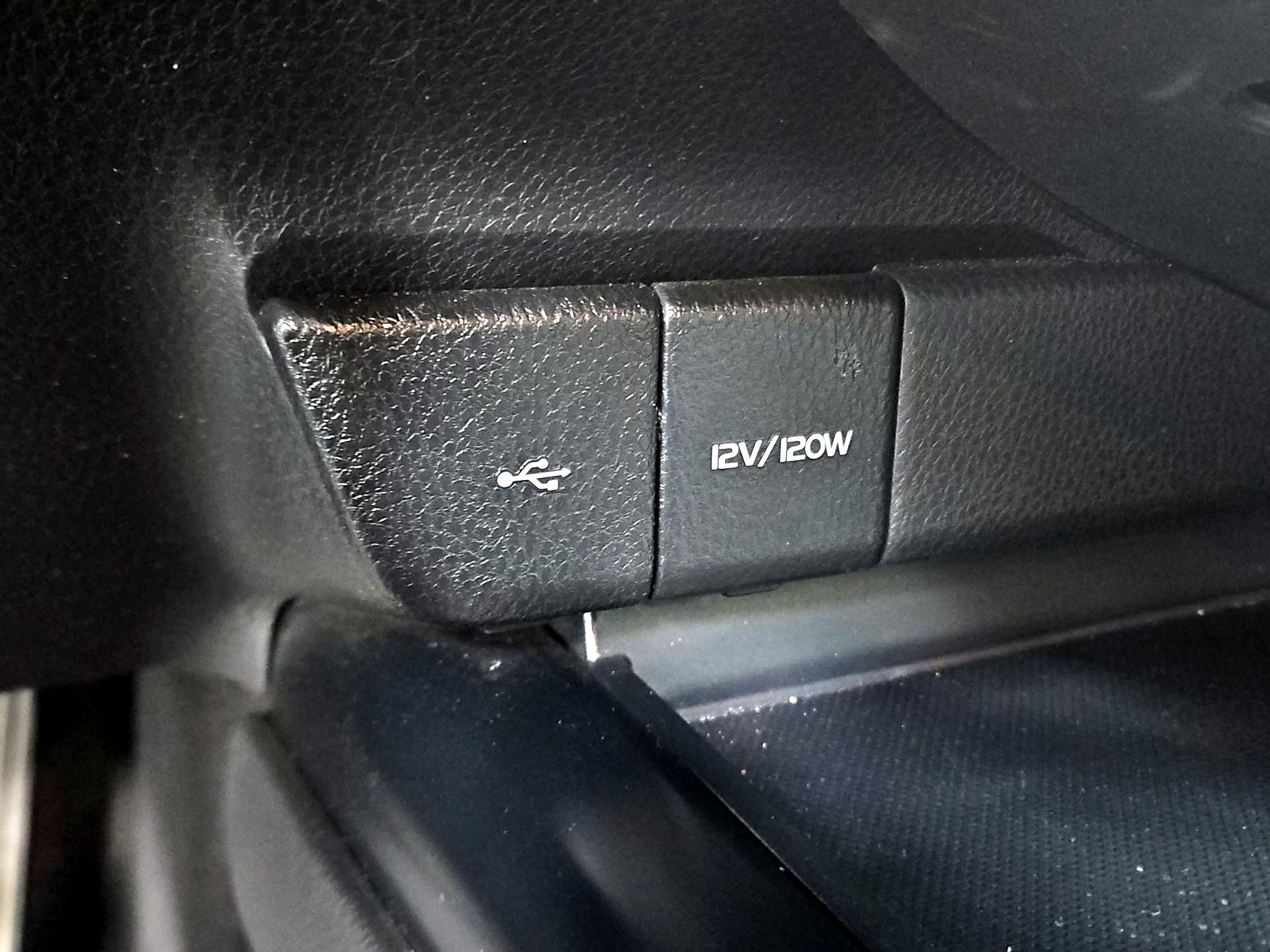 Thumbnail: 2020 Toyota Camry - 18