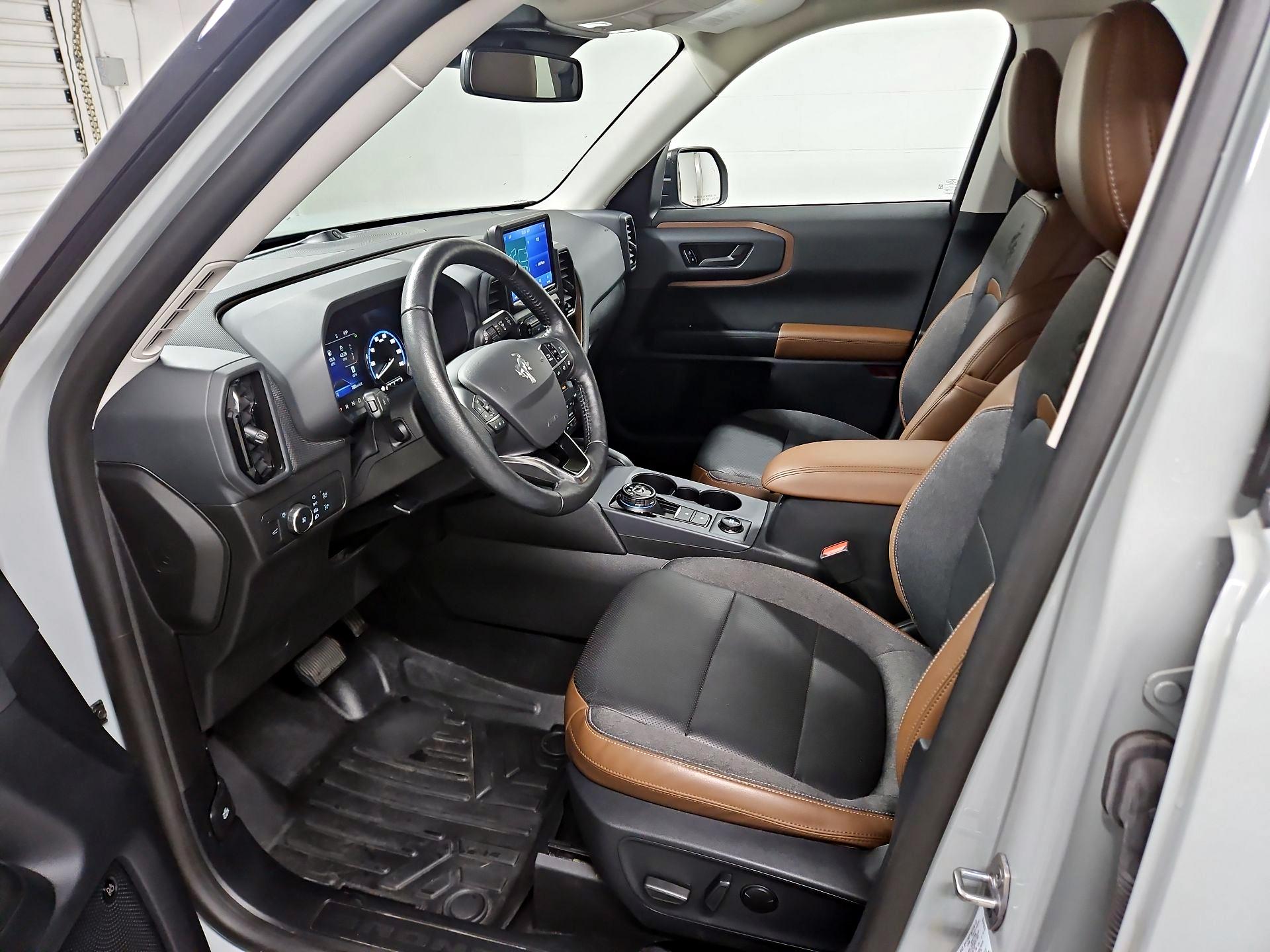 Thumbnail: 2022 Ford Bronco Sport - 11