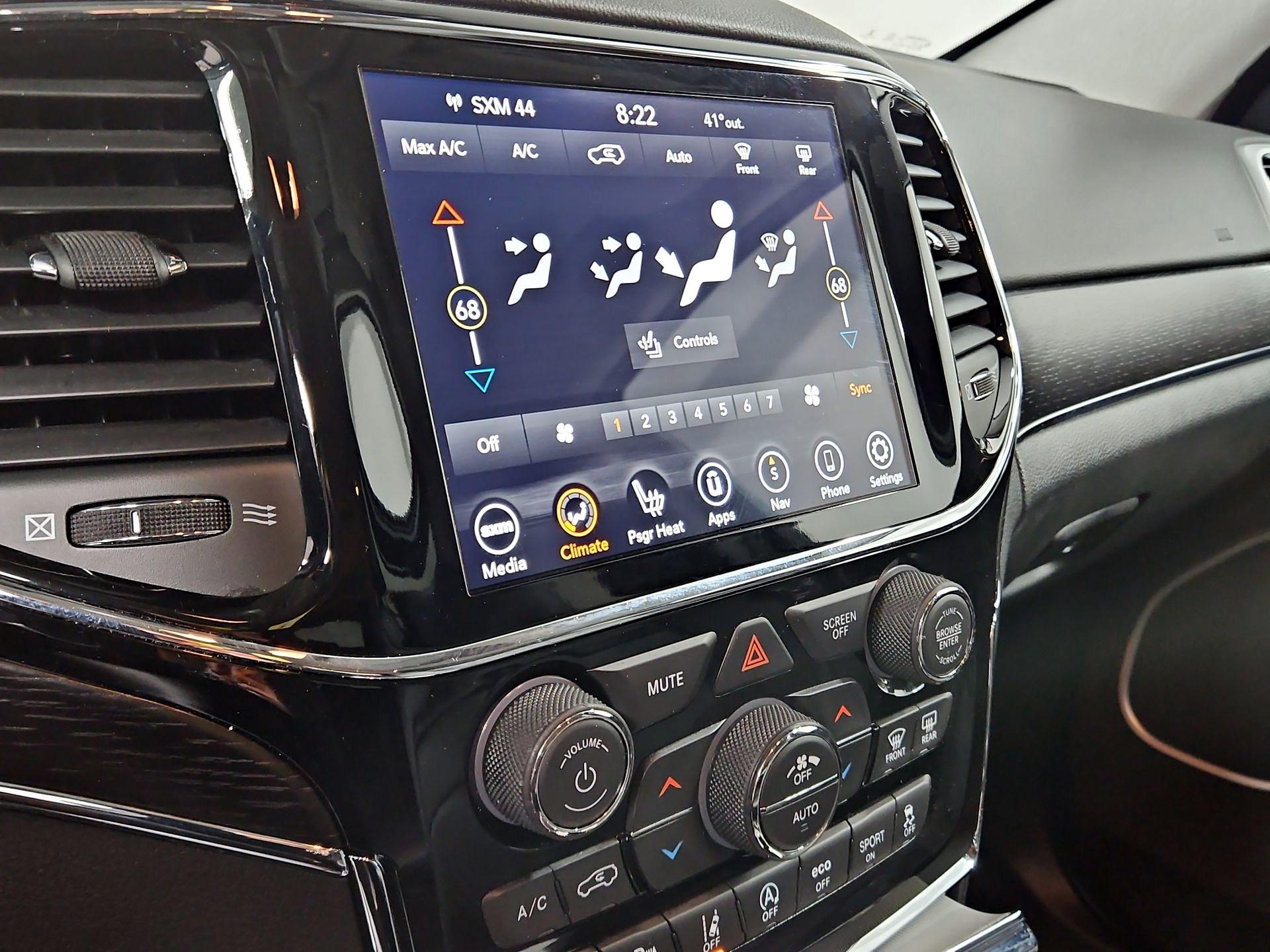 Thumbnail: 2020 Jeep Grand Cherokee - 17