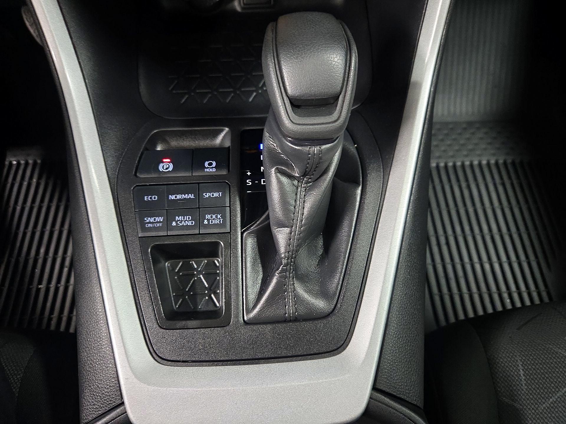 Thumbnail: 2024 Toyota RAV4 - 17