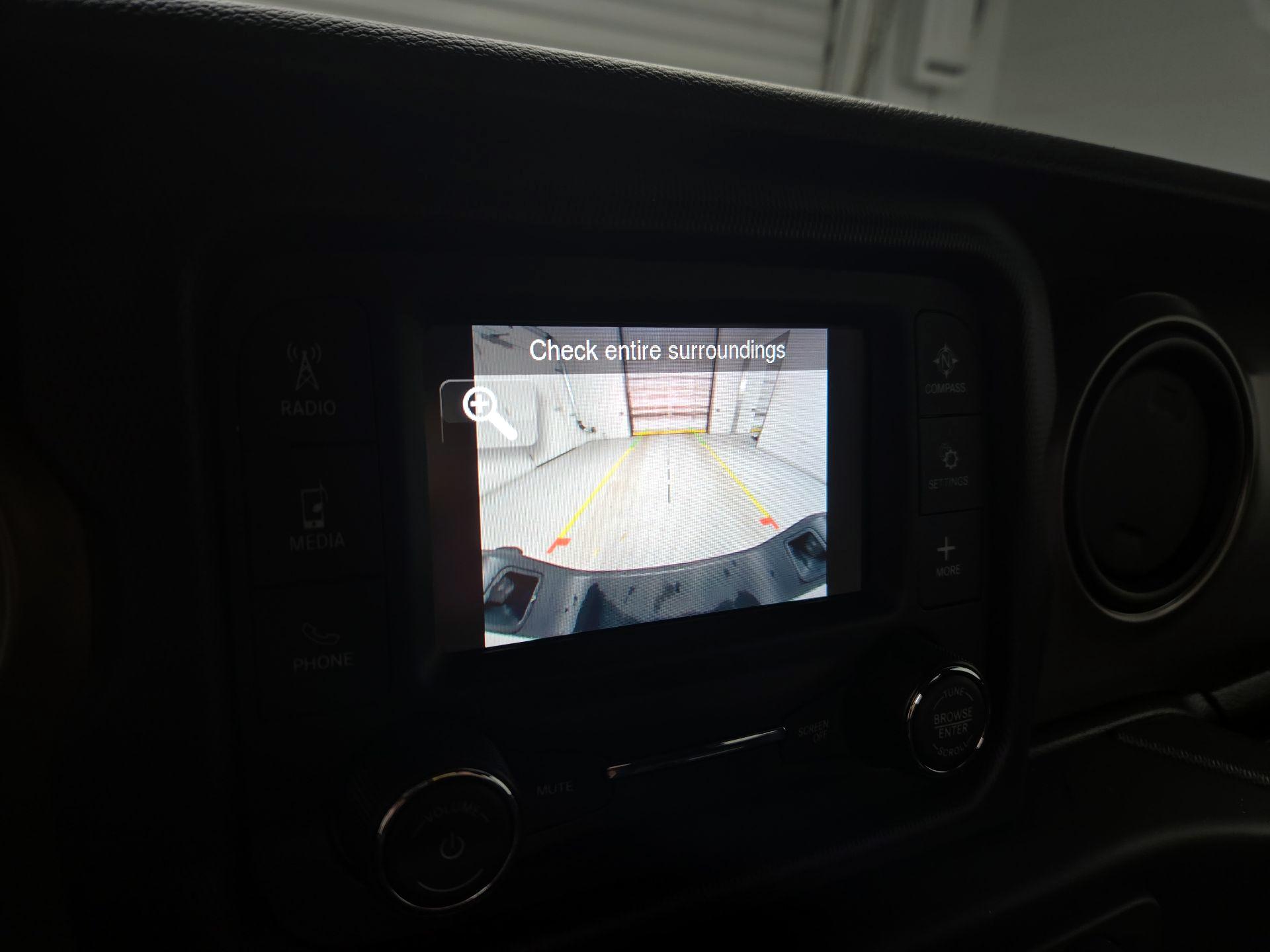 Thumbnail: 2021 Jeep Gladiator - 14