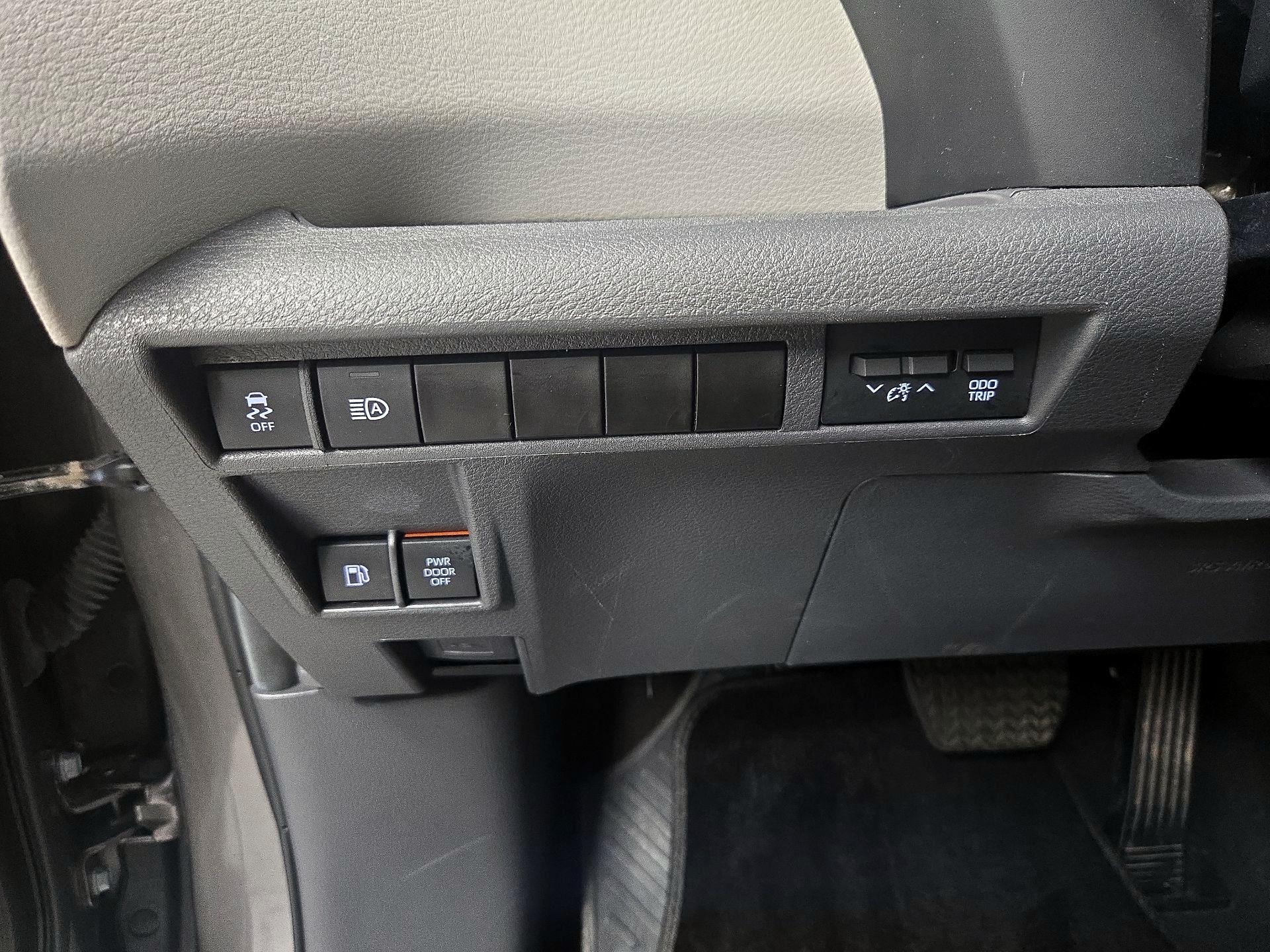 Thumbnail: 2024 Toyota Sienna - 13