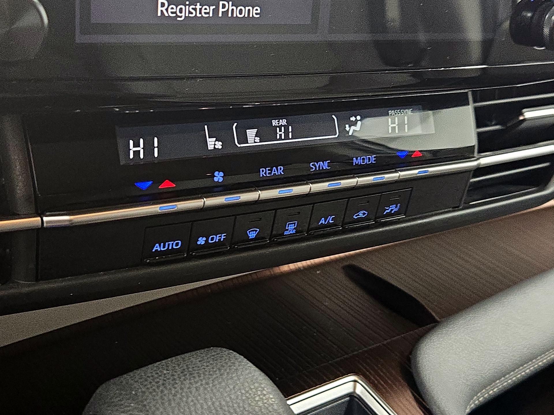 Thumbnail: 2024 Toyota Sienna - 16