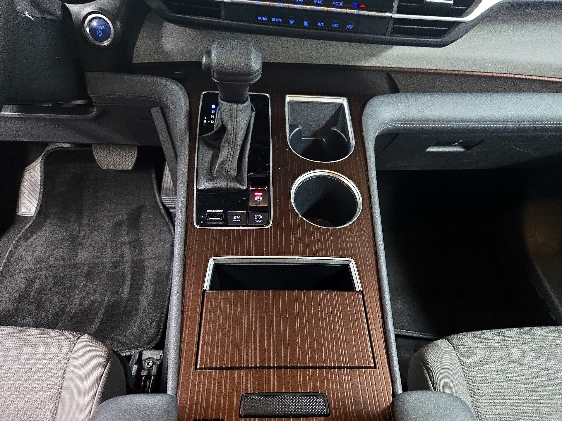 Thumbnail: 2024 Toyota Sienna - 17