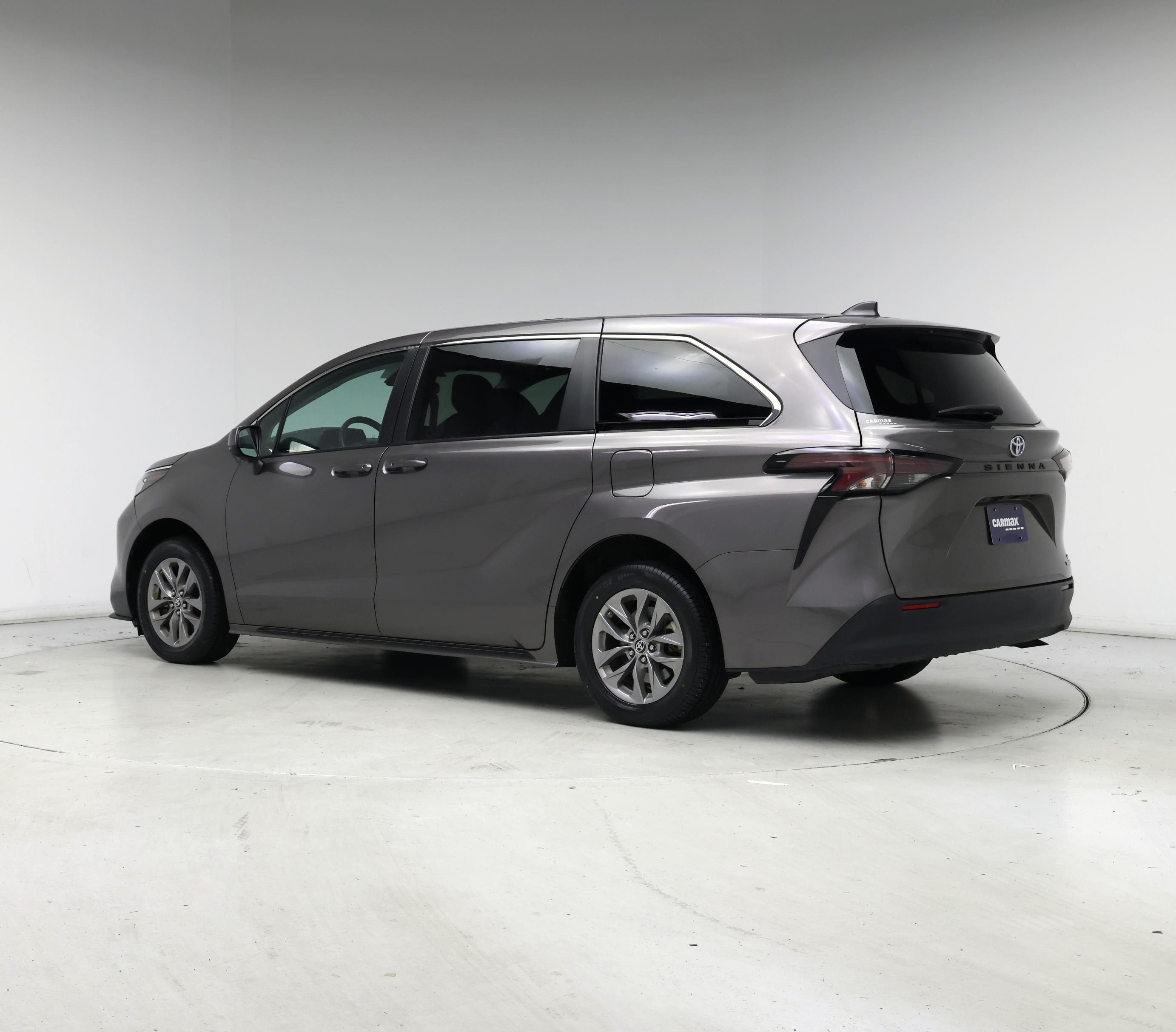 Thumbnail: 2024 Toyota Sienna - 2