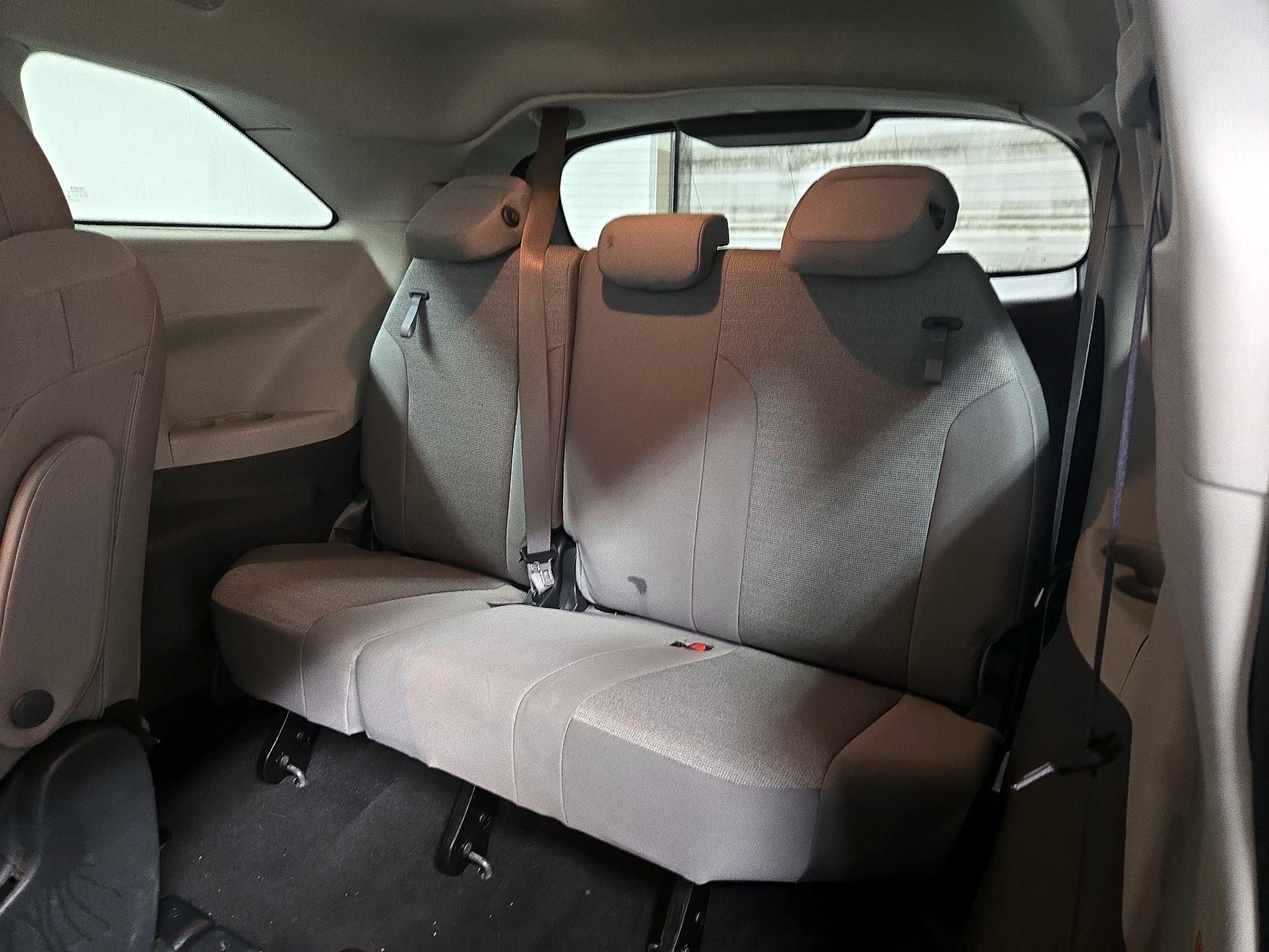 Thumbnail: 2024 Toyota Sienna - 20