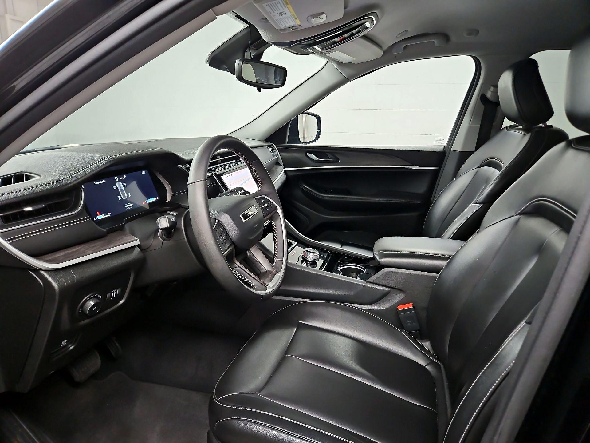 Thumbnail: 2023 Jeep Grand Cherokee - 11