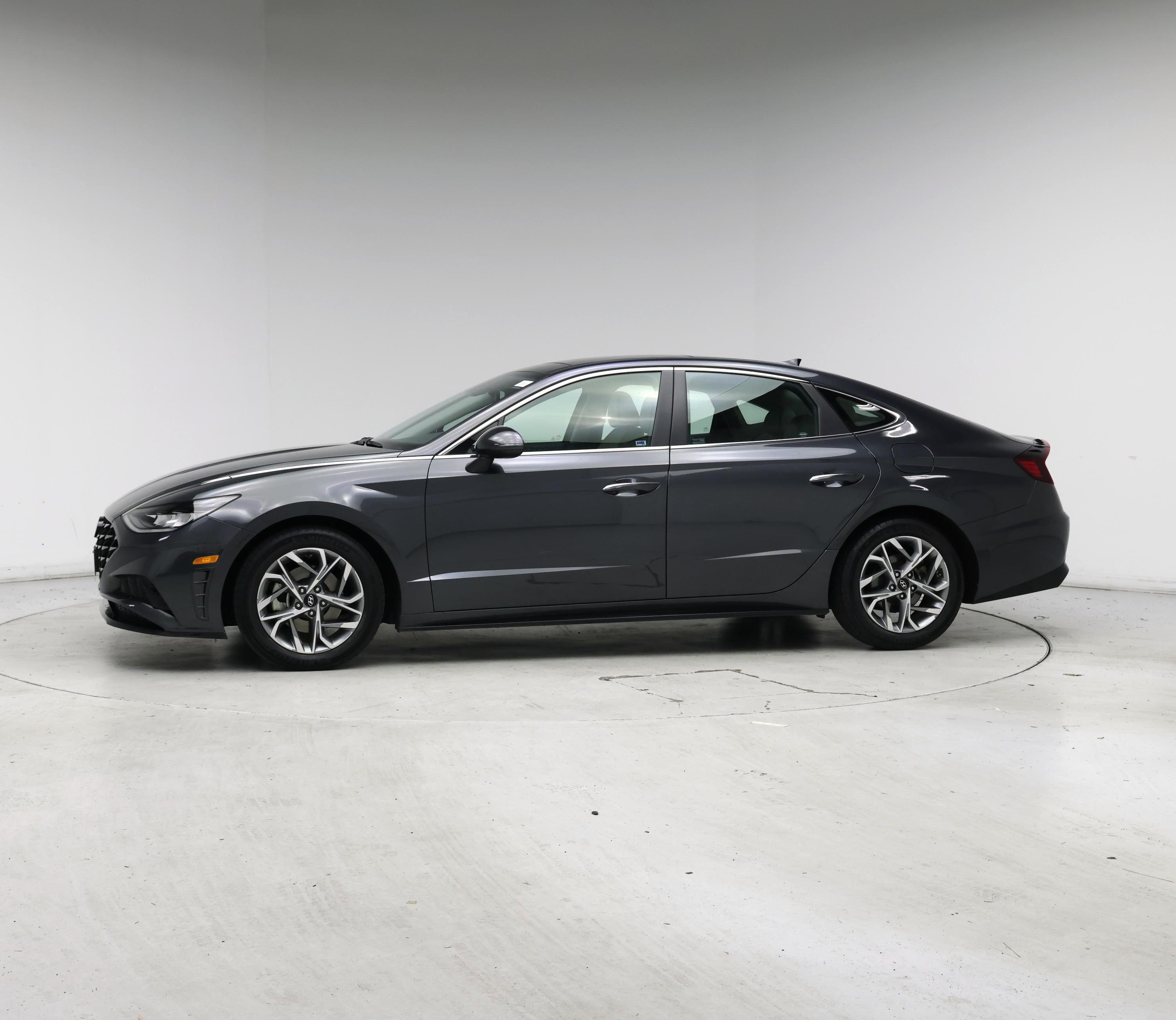 Thumbnail: 2020 Hyundai Sonata - 3