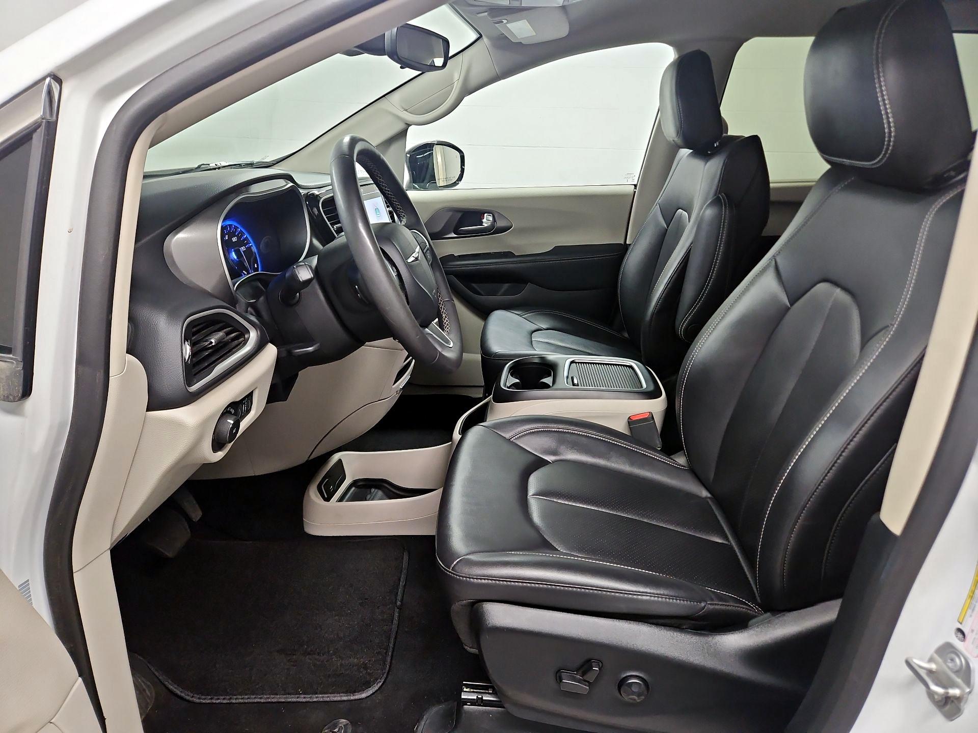 Thumbnail: 2024 Chrysler Pacifica - 11