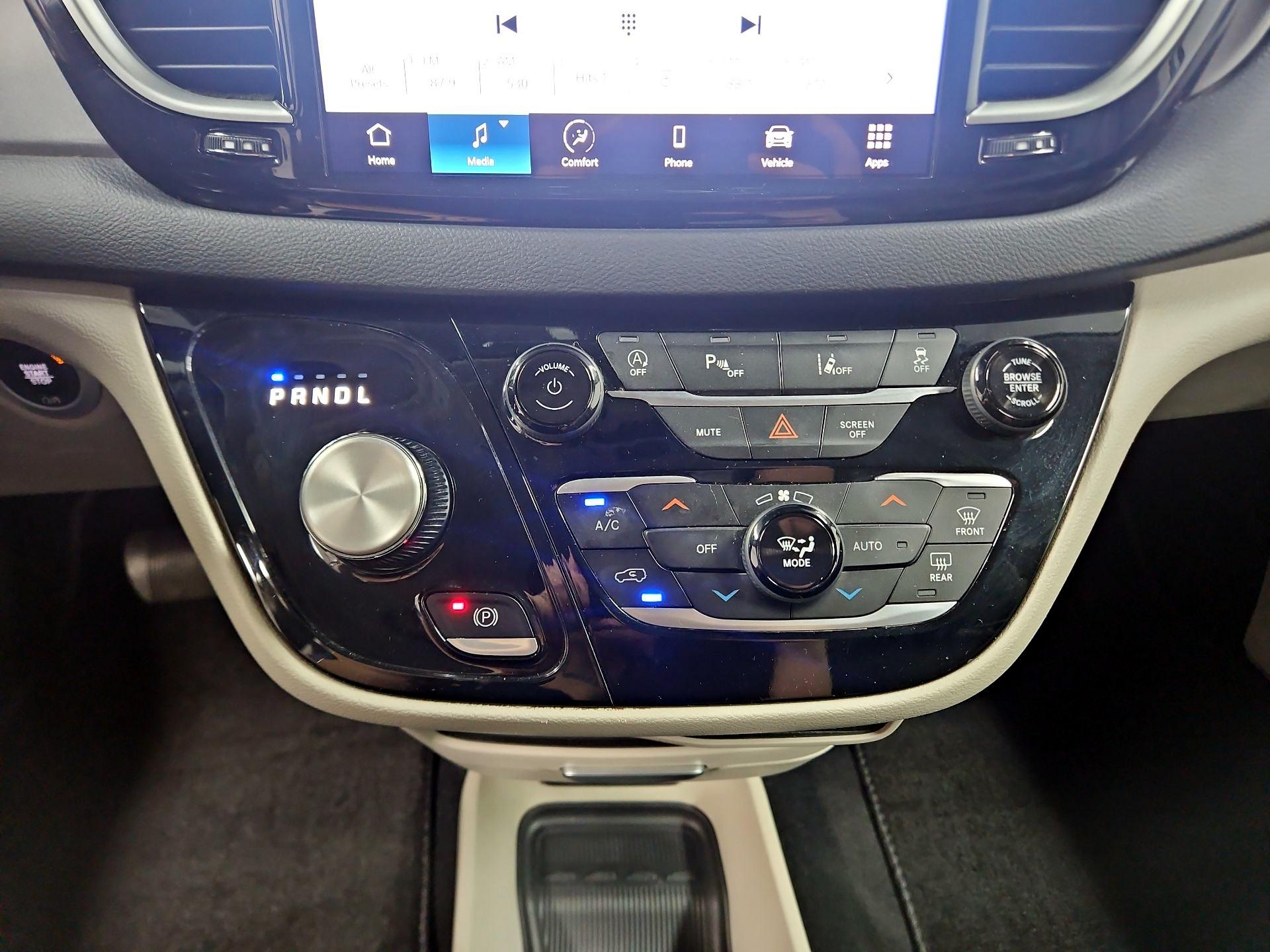 Thumbnail: 2024 Chrysler Pacifica - 17