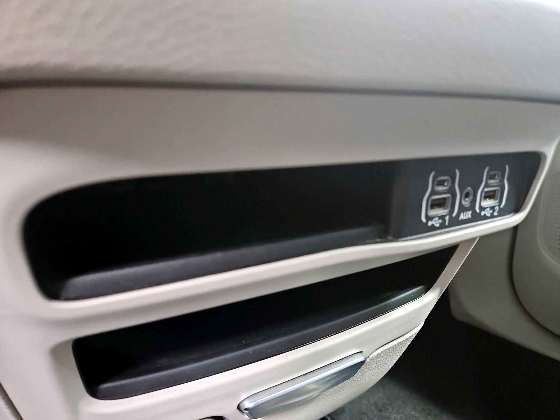 Thumbnail: 2024 Chrysler Pacifica - 18