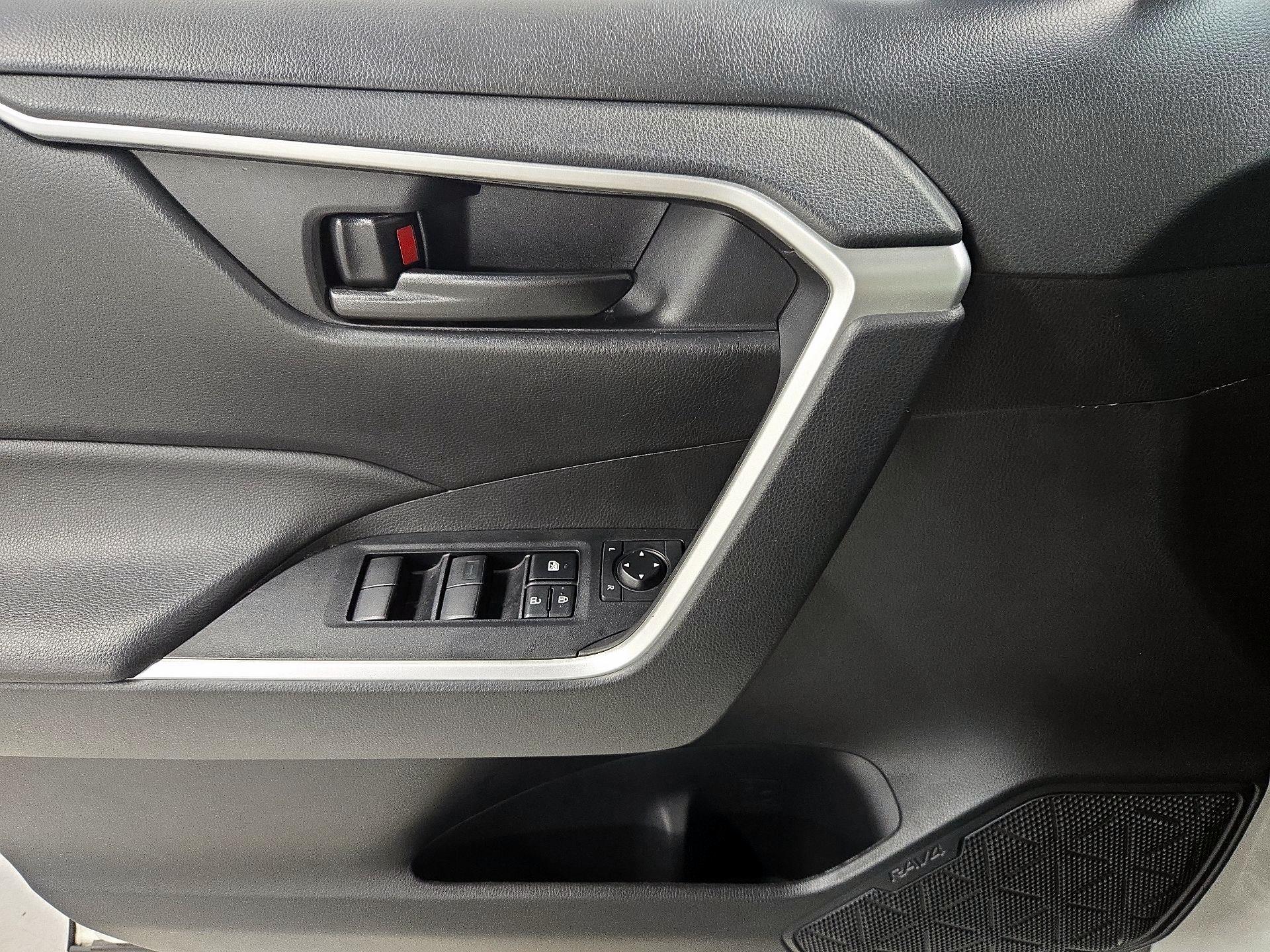 Thumbnail: 2024 Toyota RAV4 - 12