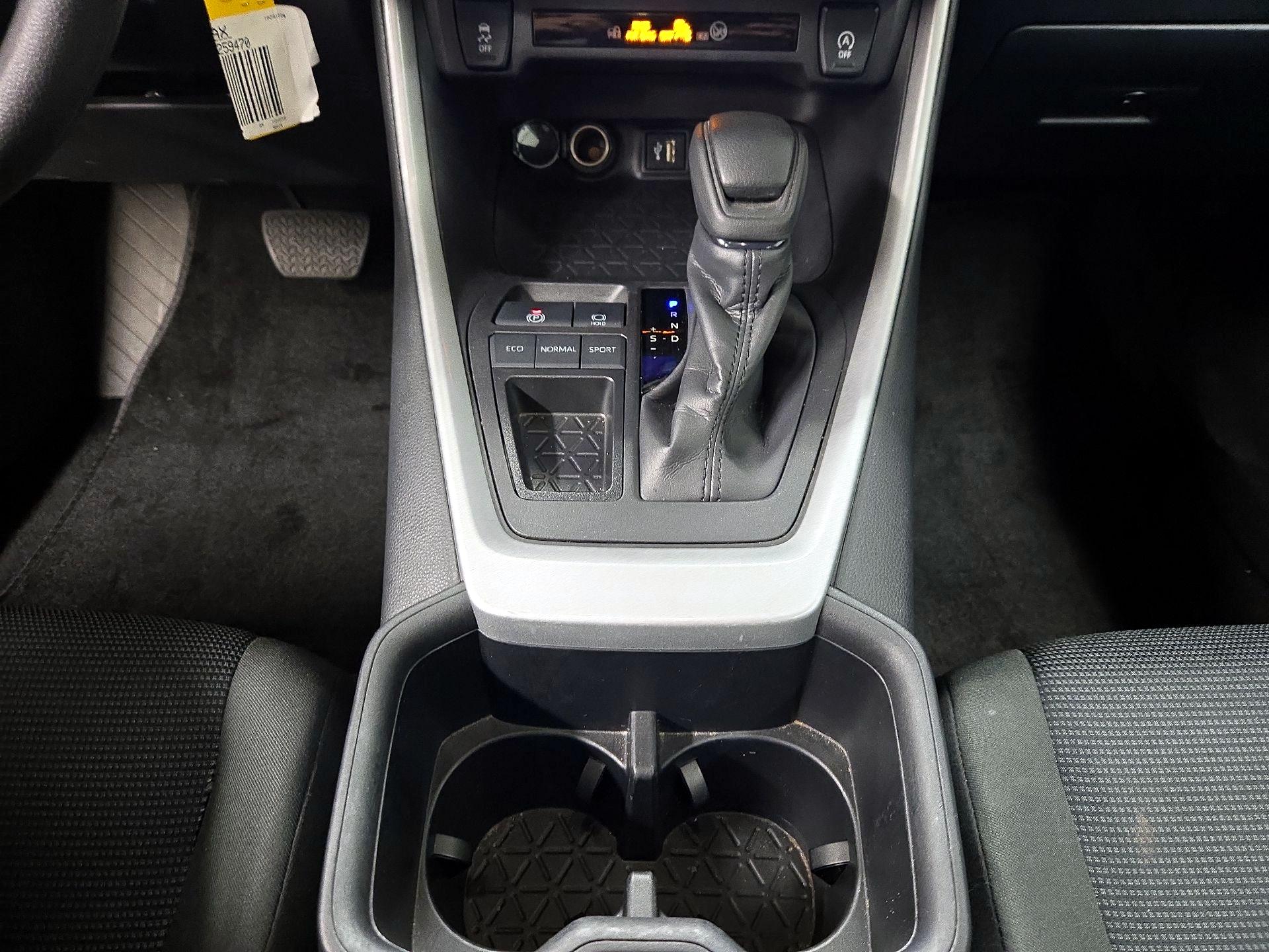 Thumbnail: 2024 Toyota RAV4 - 17