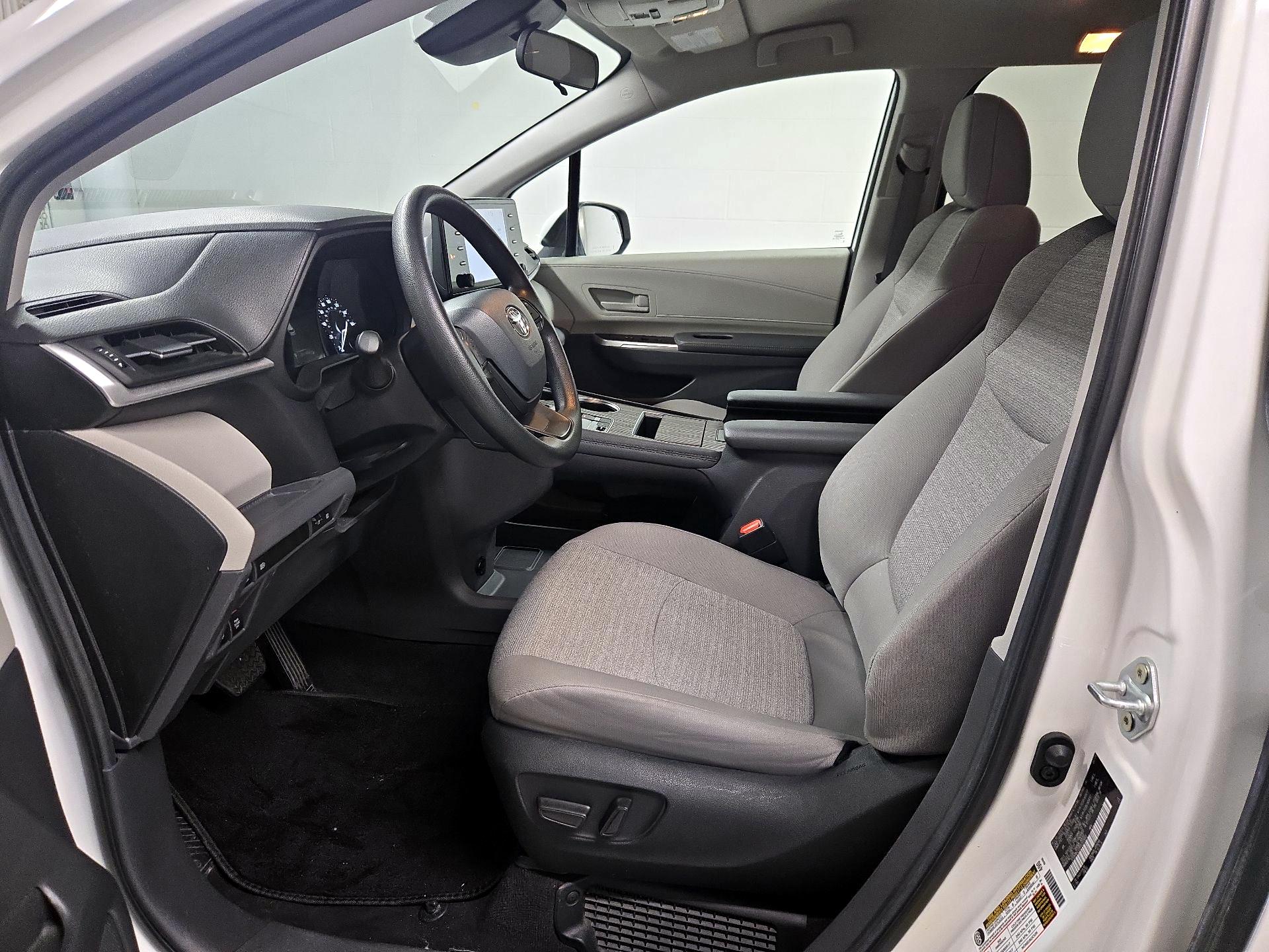 Thumbnail: 2024 Toyota Sienna - 11