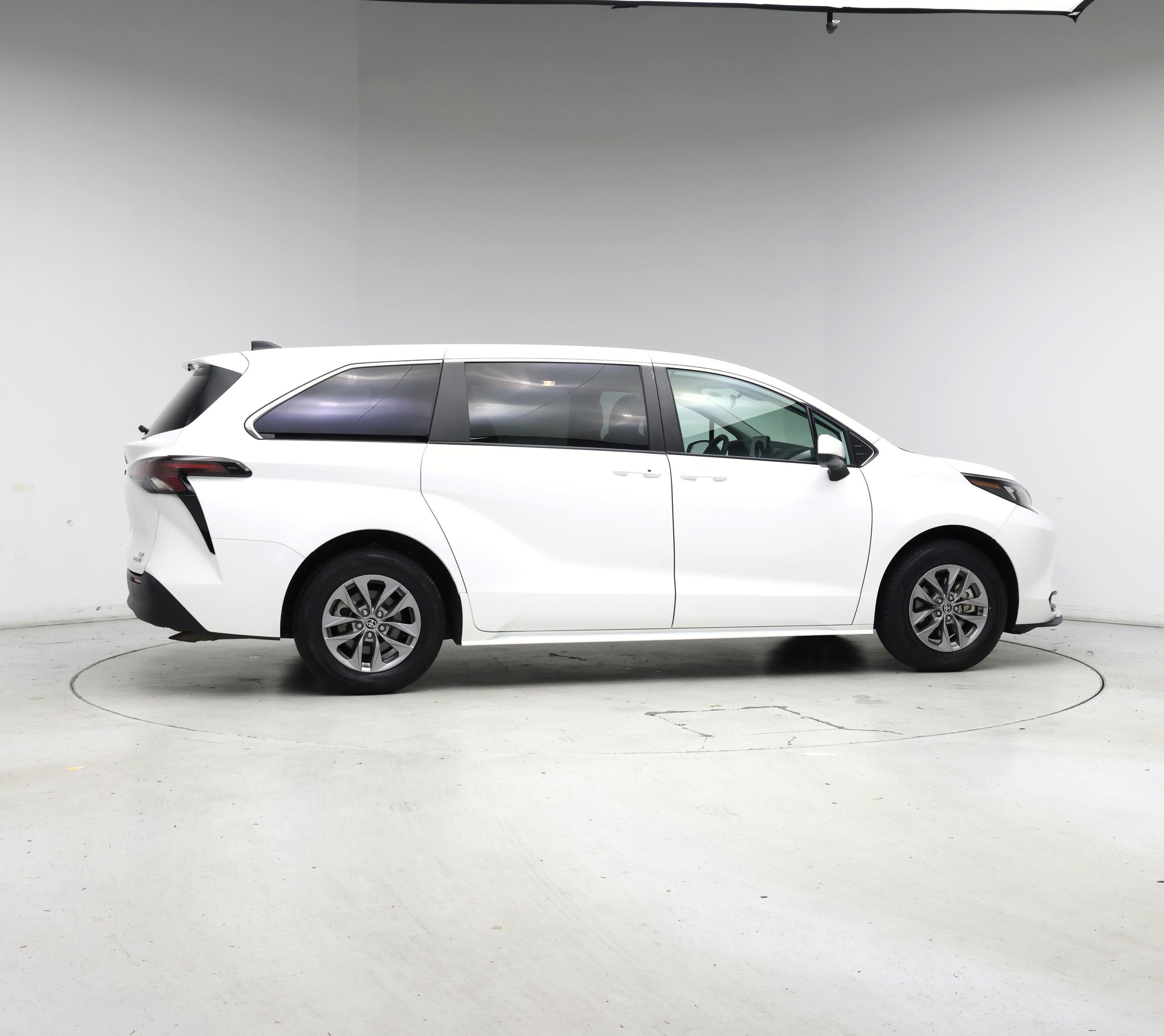 Thumbnail: 2024 Toyota Sienna - 7