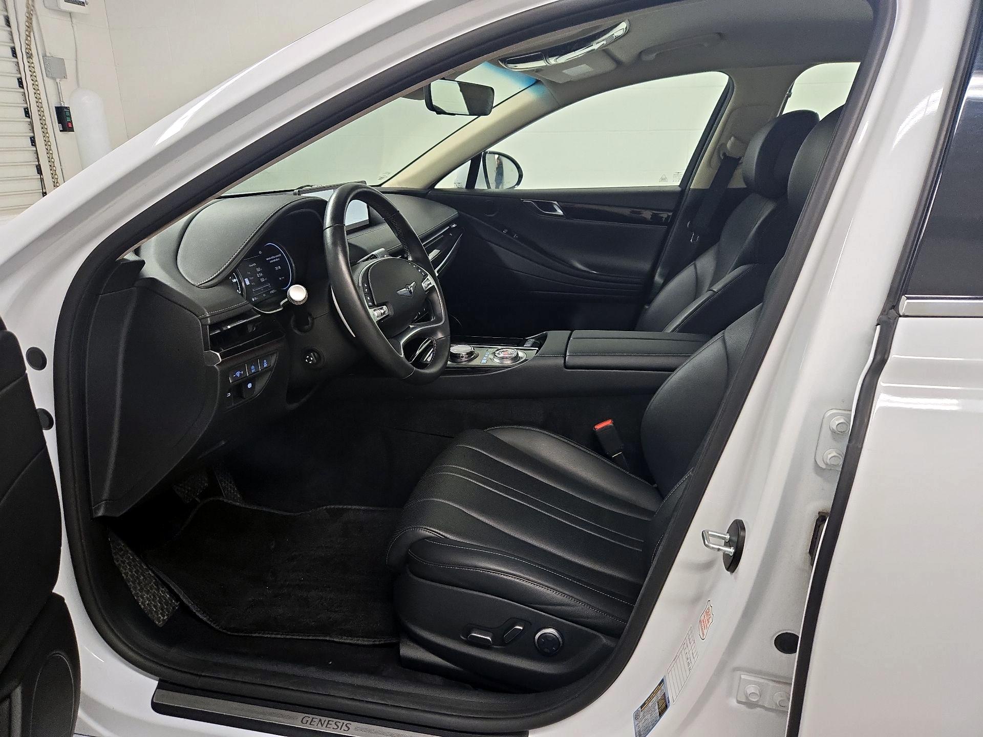 Thumbnail: 2023 Genesis G80 - 11
