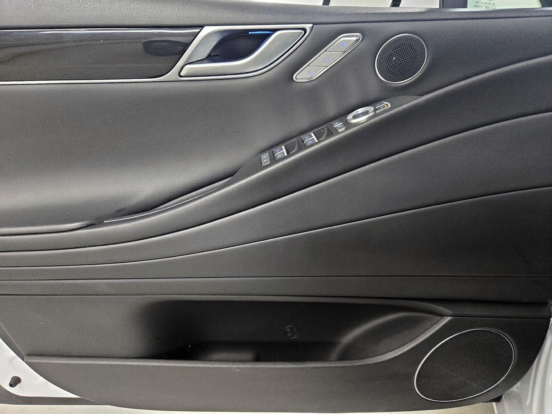 Thumbnail: 2023 Genesis G80 - 12