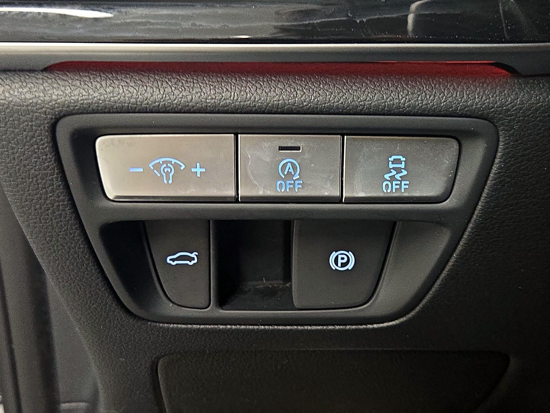 Thumbnail: 2023 Genesis G80 - 13