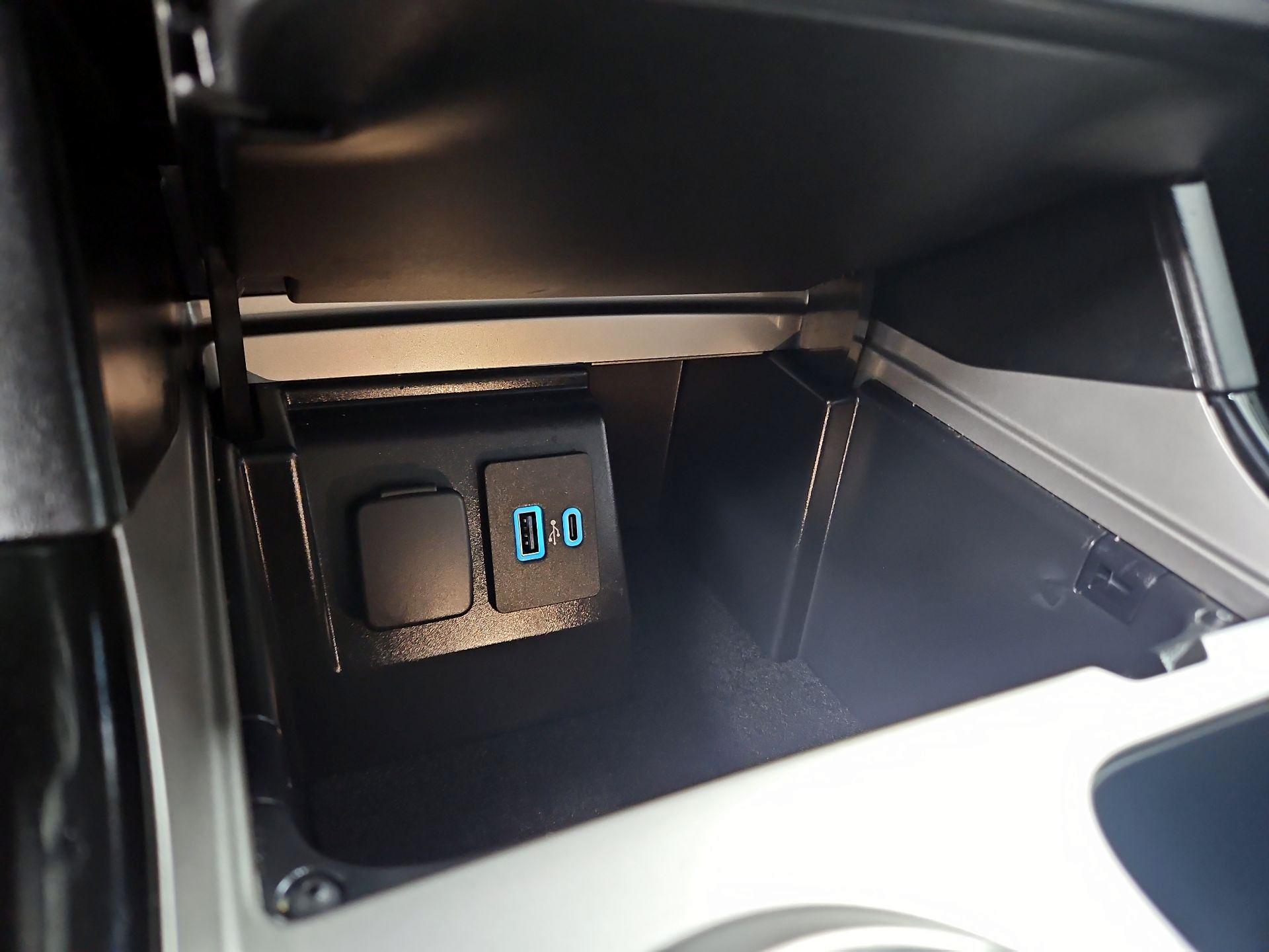 Thumbnail: 2022 Ford Explorer - 19