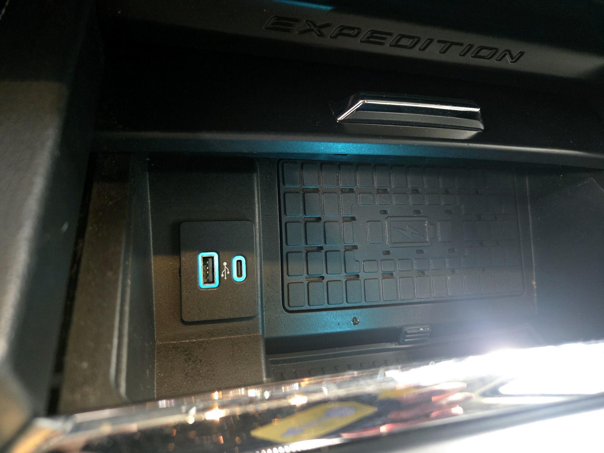 Thumbnail: 2022 Ford Expedition MAX - 19