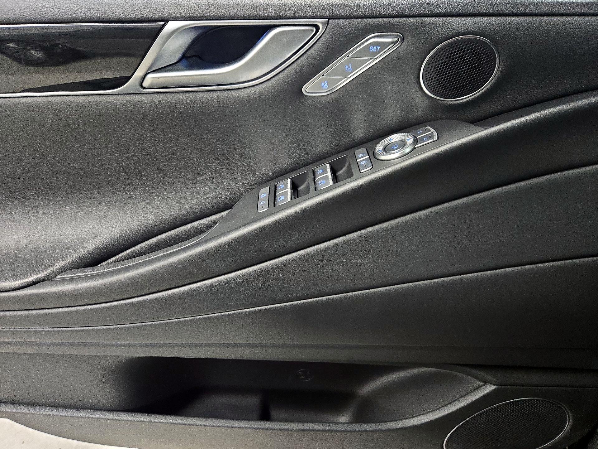 Thumbnail: 2023 Genesis G80 - 12