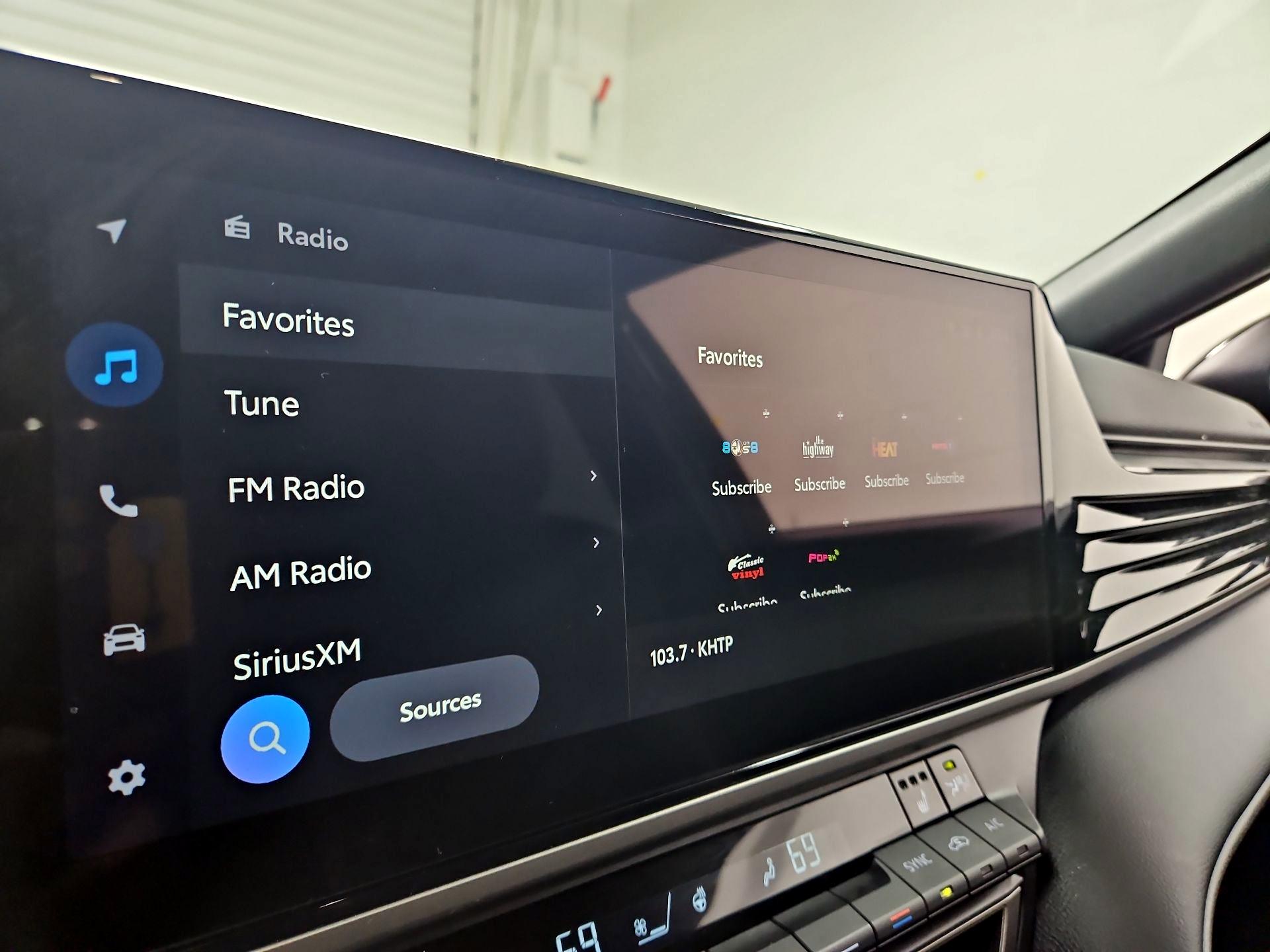 Thumbnail: 2025 Toyota Camry - 15