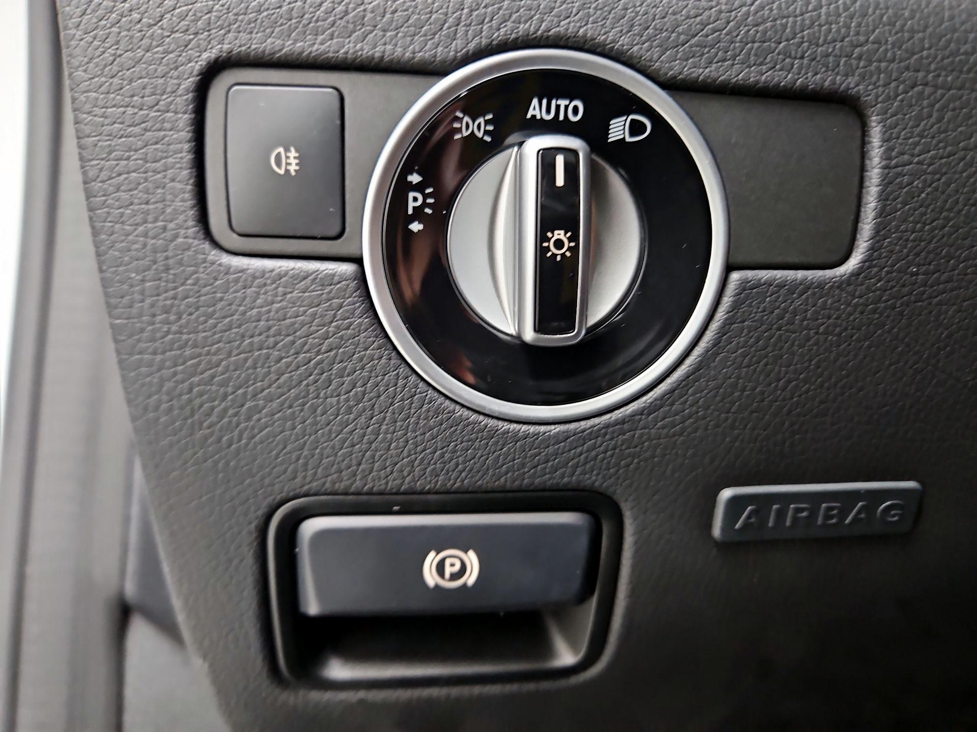 Thumbnail: 2017 Mercedes-Benz SL-Class - 13