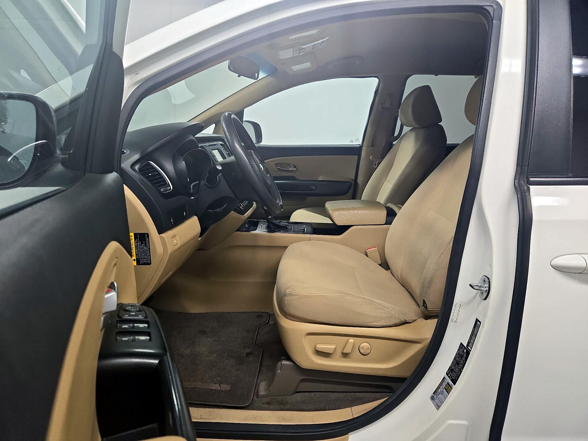 Thumbnail: 2016 Kia Sedona - 11