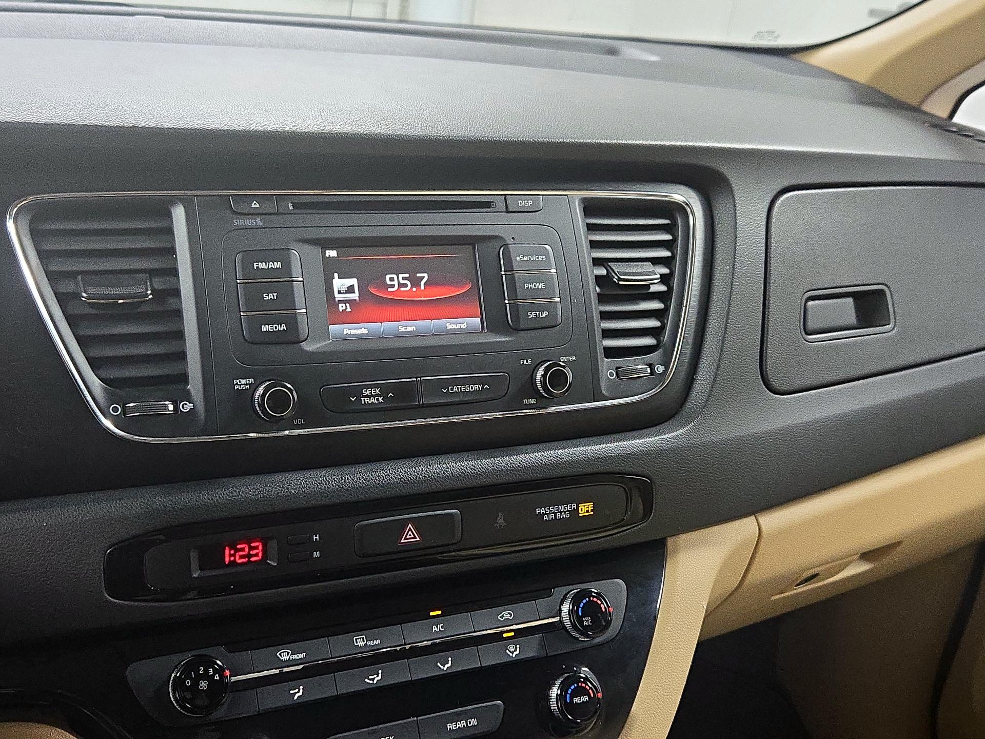 Thumbnail: 2016 Kia Sedona - 15