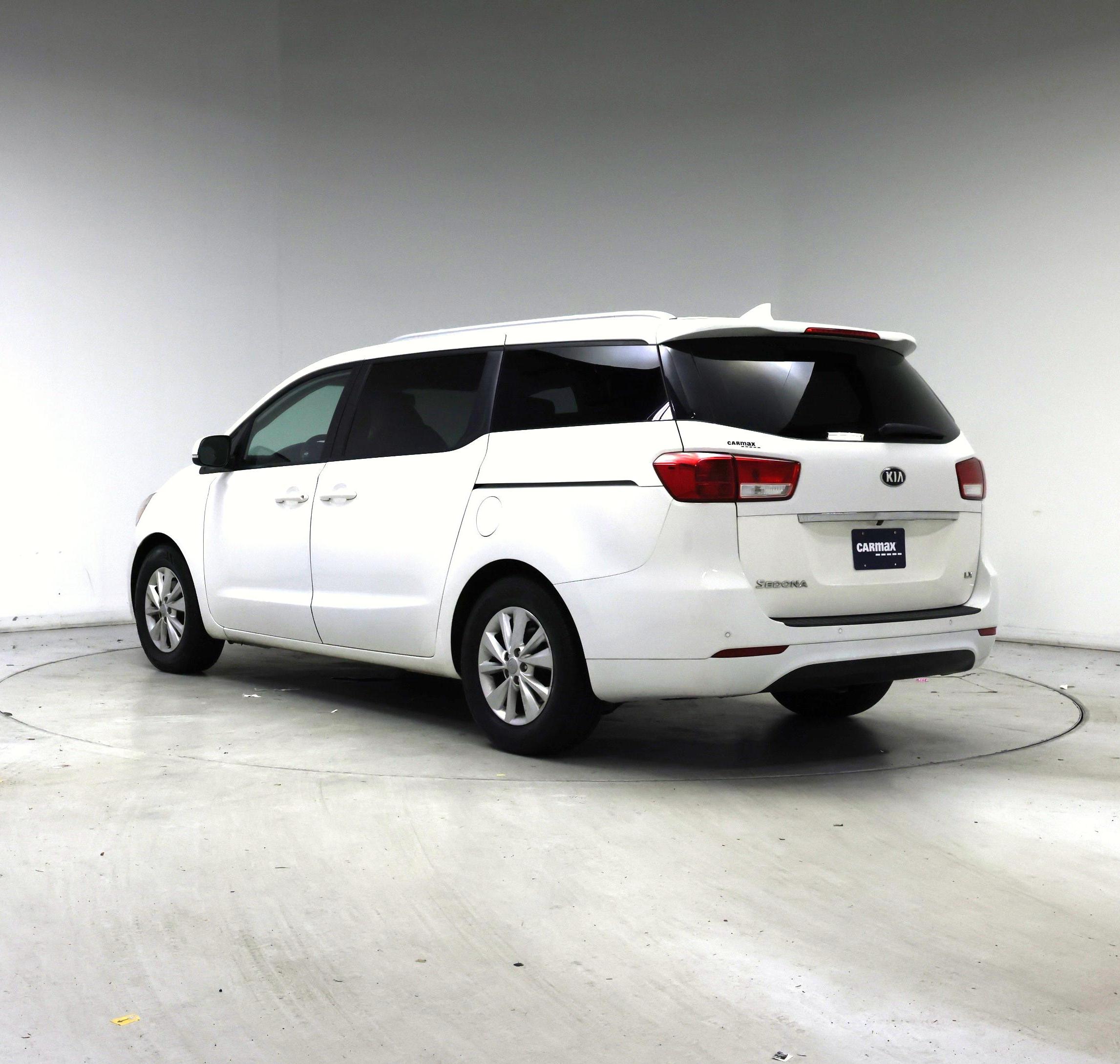 Thumbnail: 2016 Kia Sedona - 2