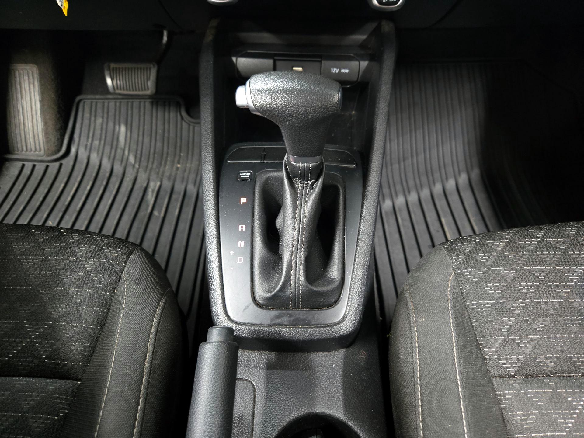 Thumbnail: 2021 Kia Rio5 - 17