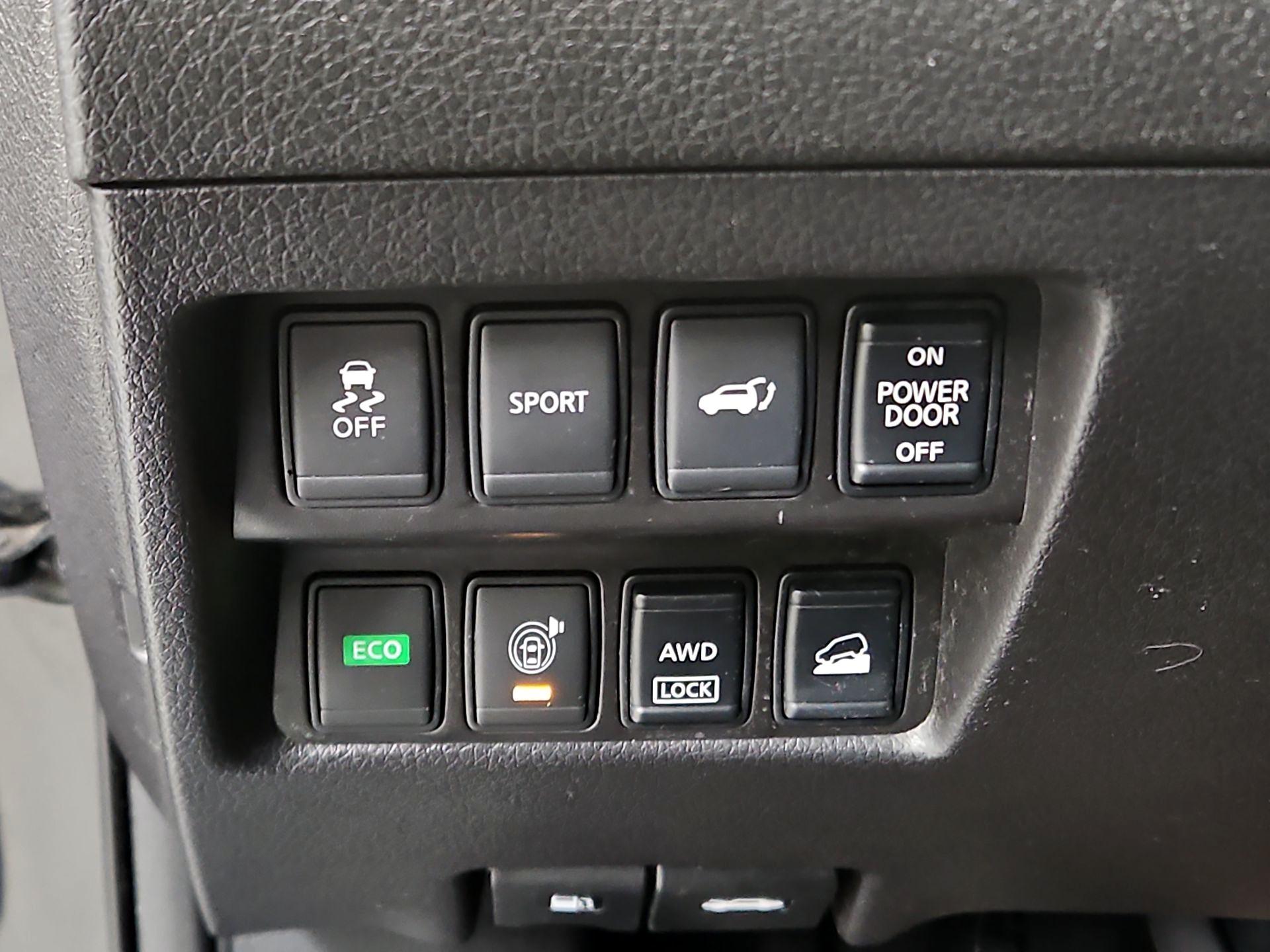 Thumbnail: 2016 Nissan Rogue - 13