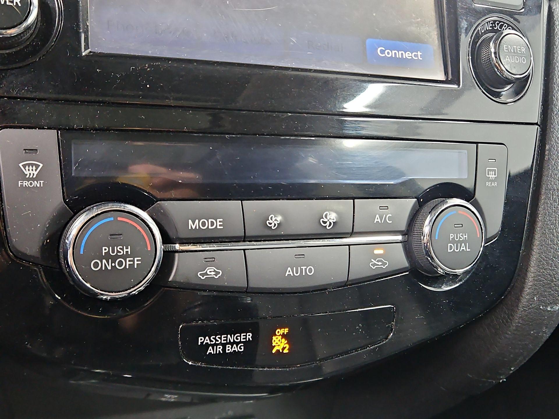 Thumbnail: 2016 Nissan Rogue - 17