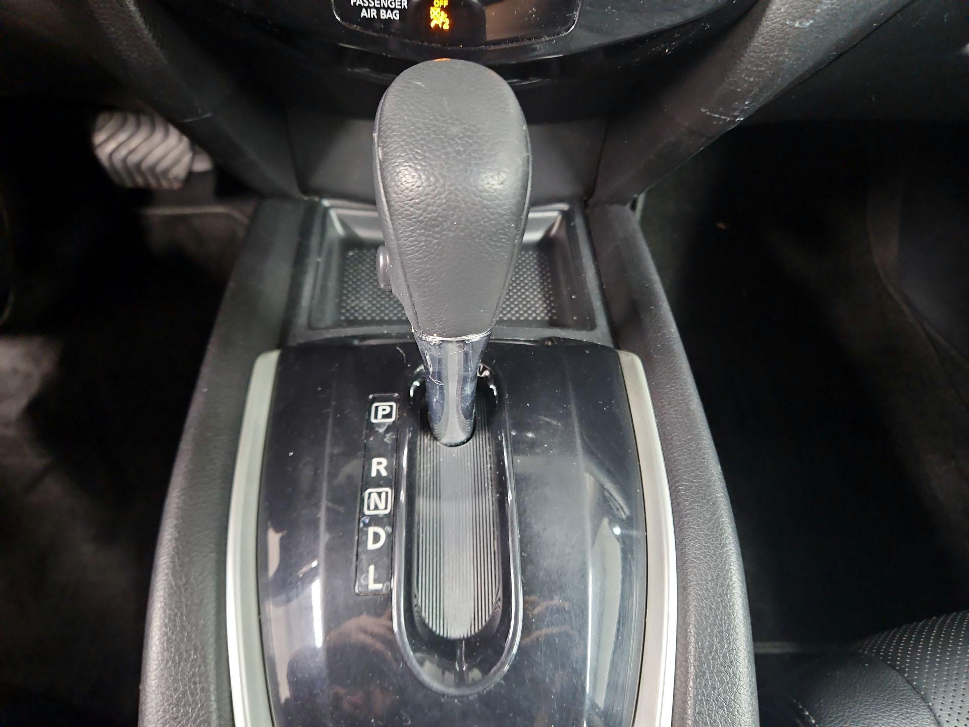 Thumbnail: 2016 Nissan Rogue - 18