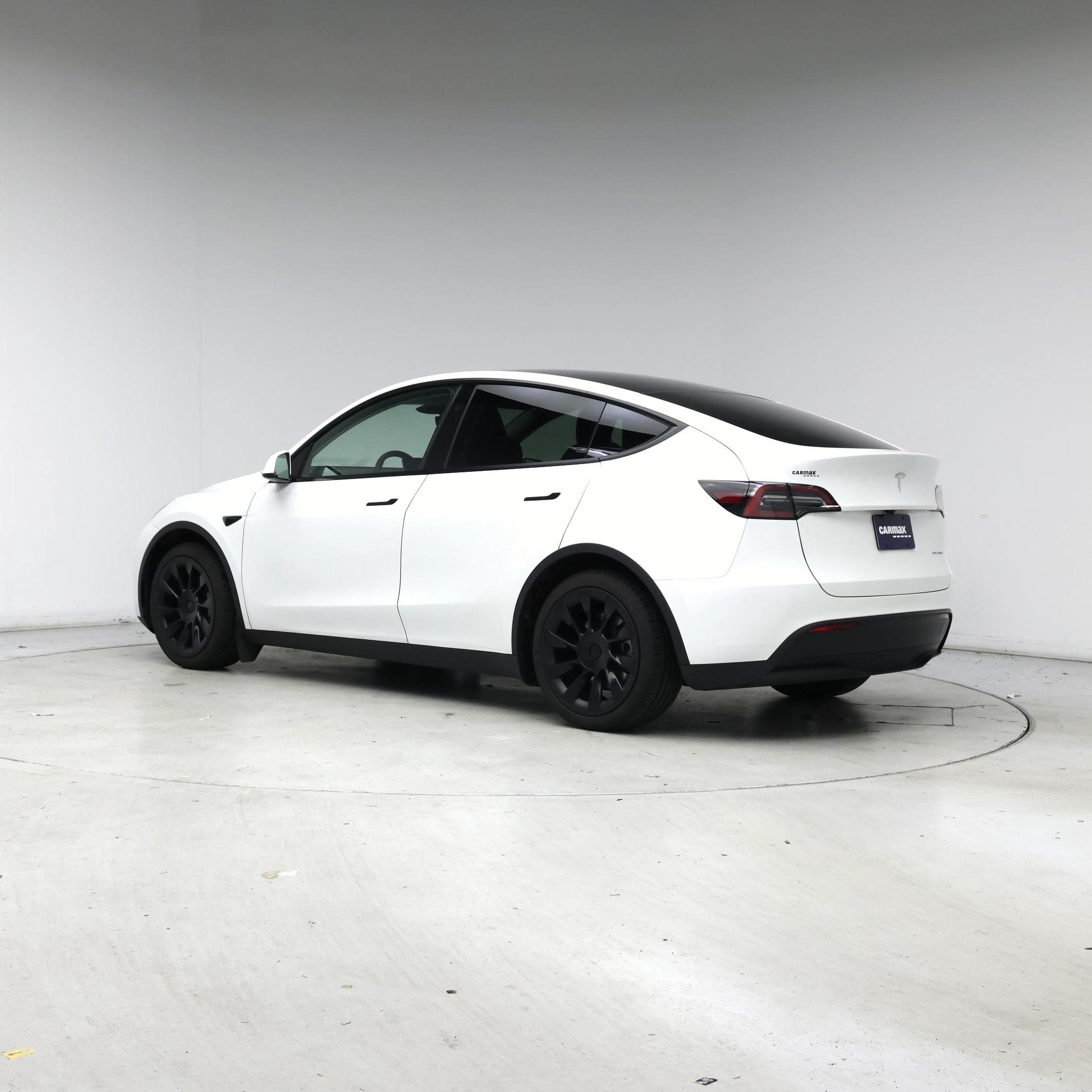 Thumbnail: 2025 Tesla Model Y - 2