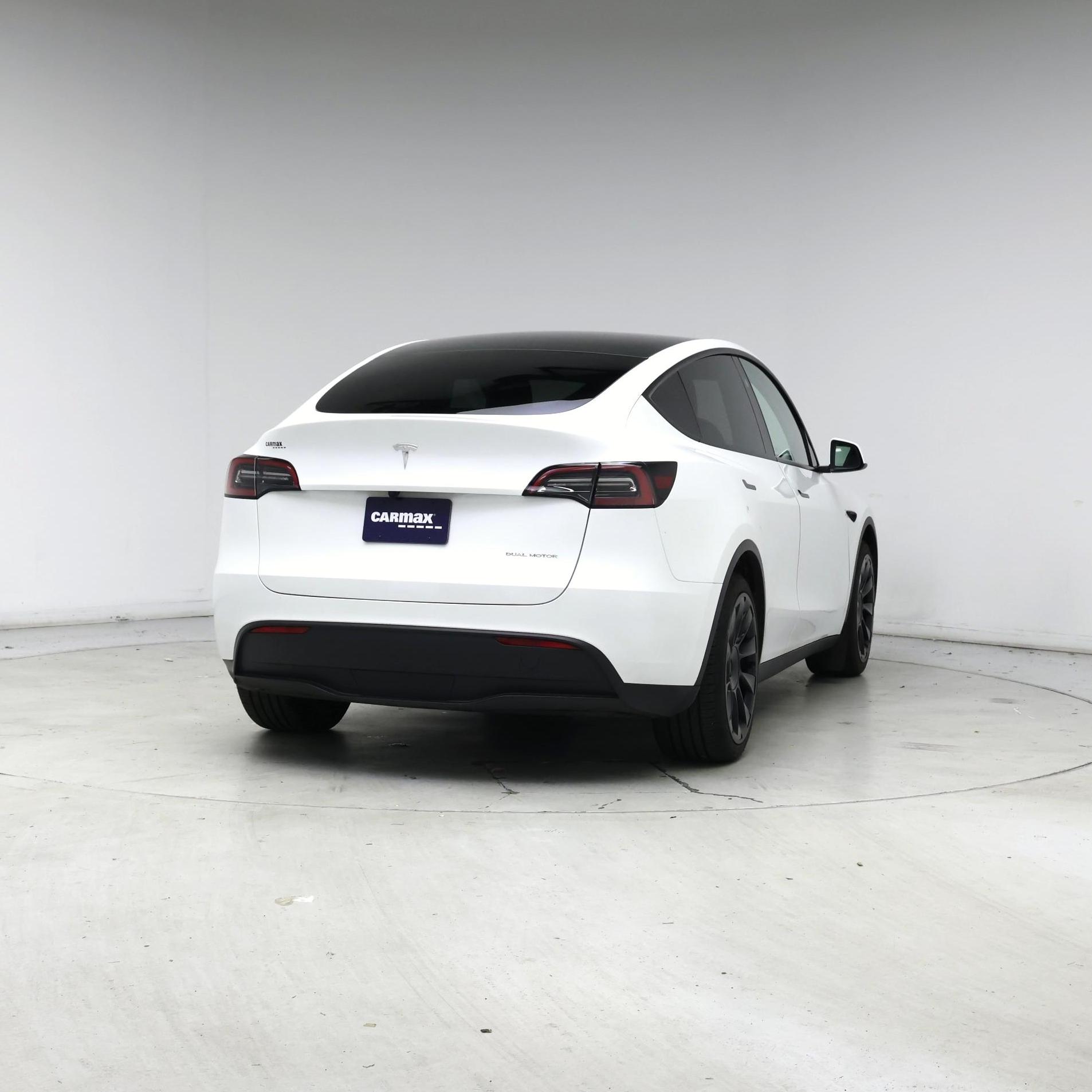 Thumbnail: 2025 Tesla Model Y - 8