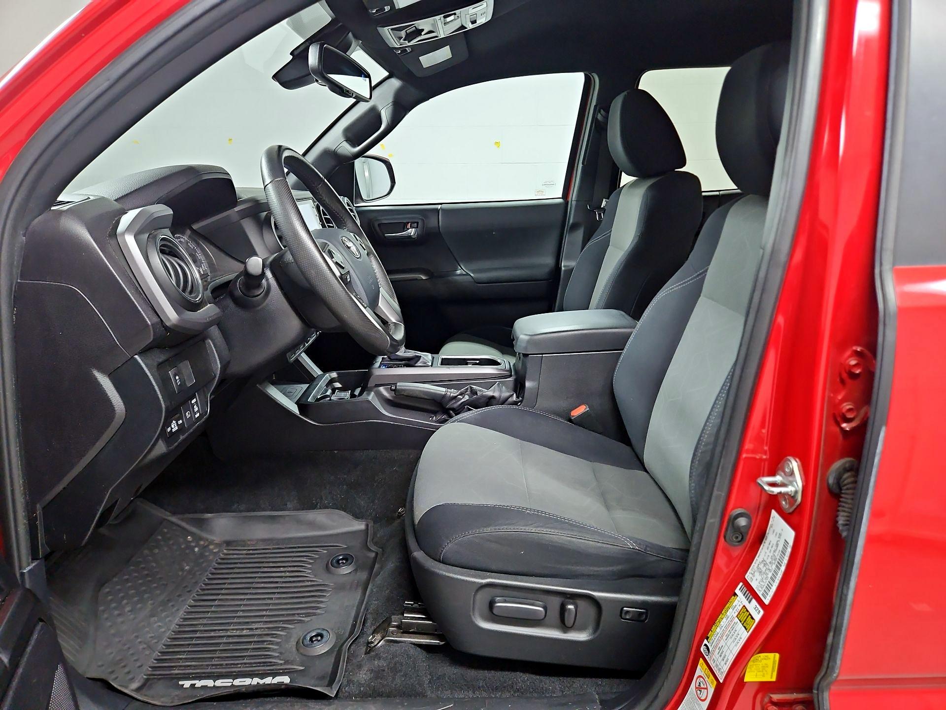 Thumbnail: 2020 Toyota Tacoma - 11