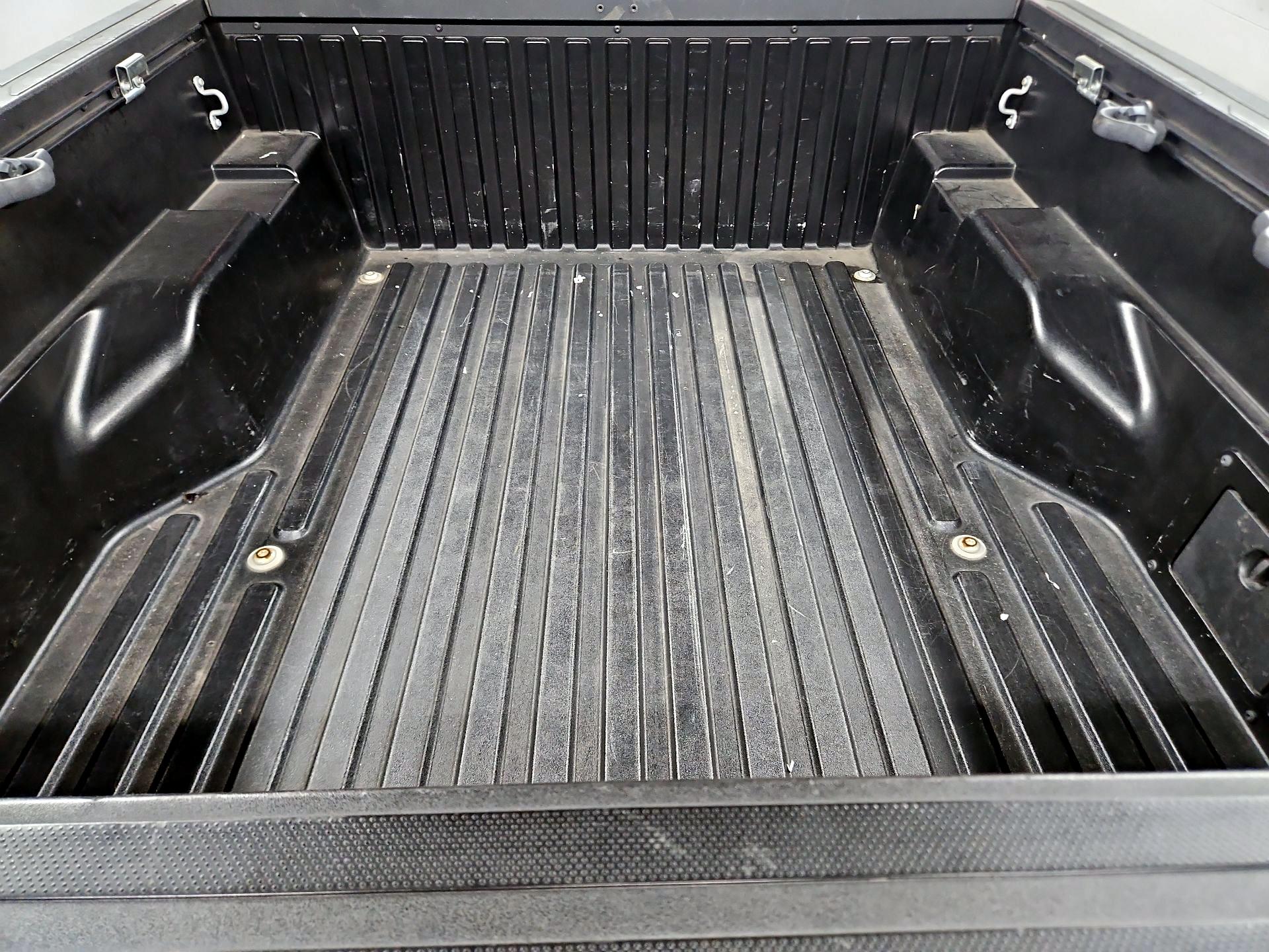 Thumbnail: 2020 Toyota Tacoma - 20