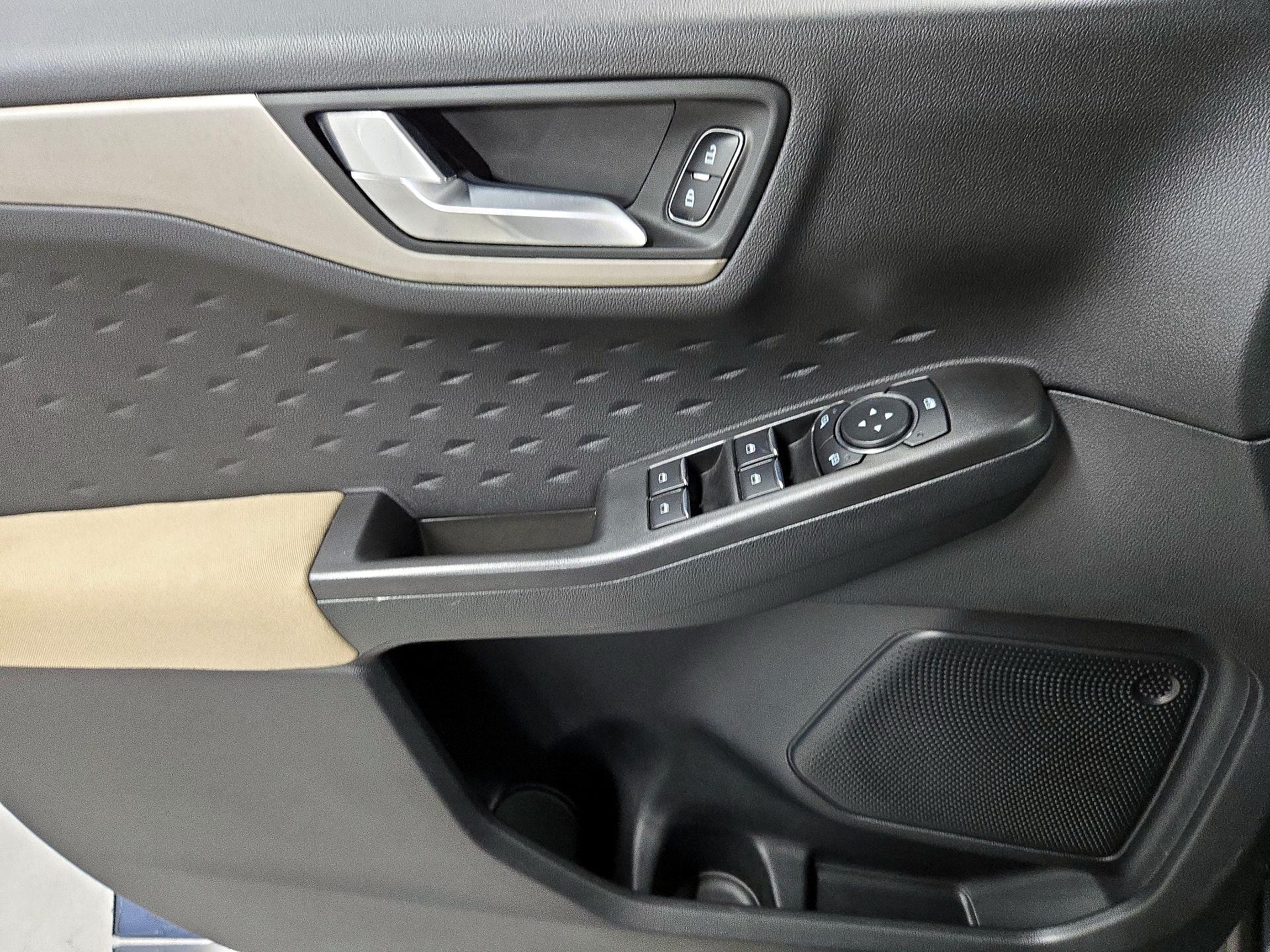 Thumbnail: 2020 Ford Escape - 12