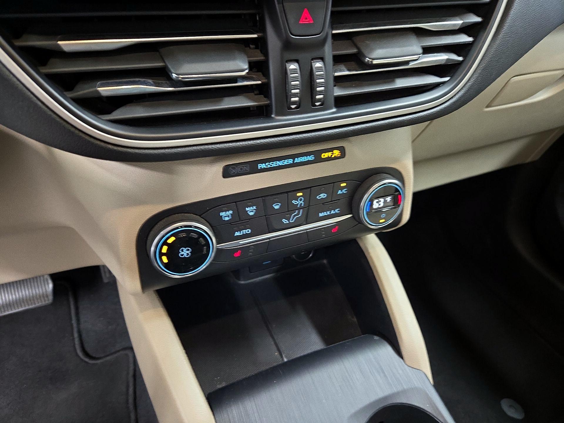 Thumbnail: 2020 Ford Escape - 16