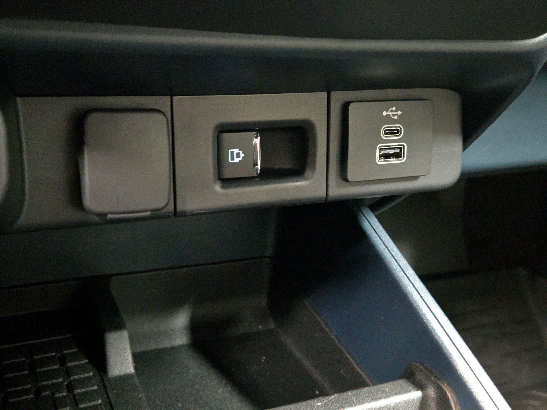 Thumbnail: 2025 Ford Maverick - 19