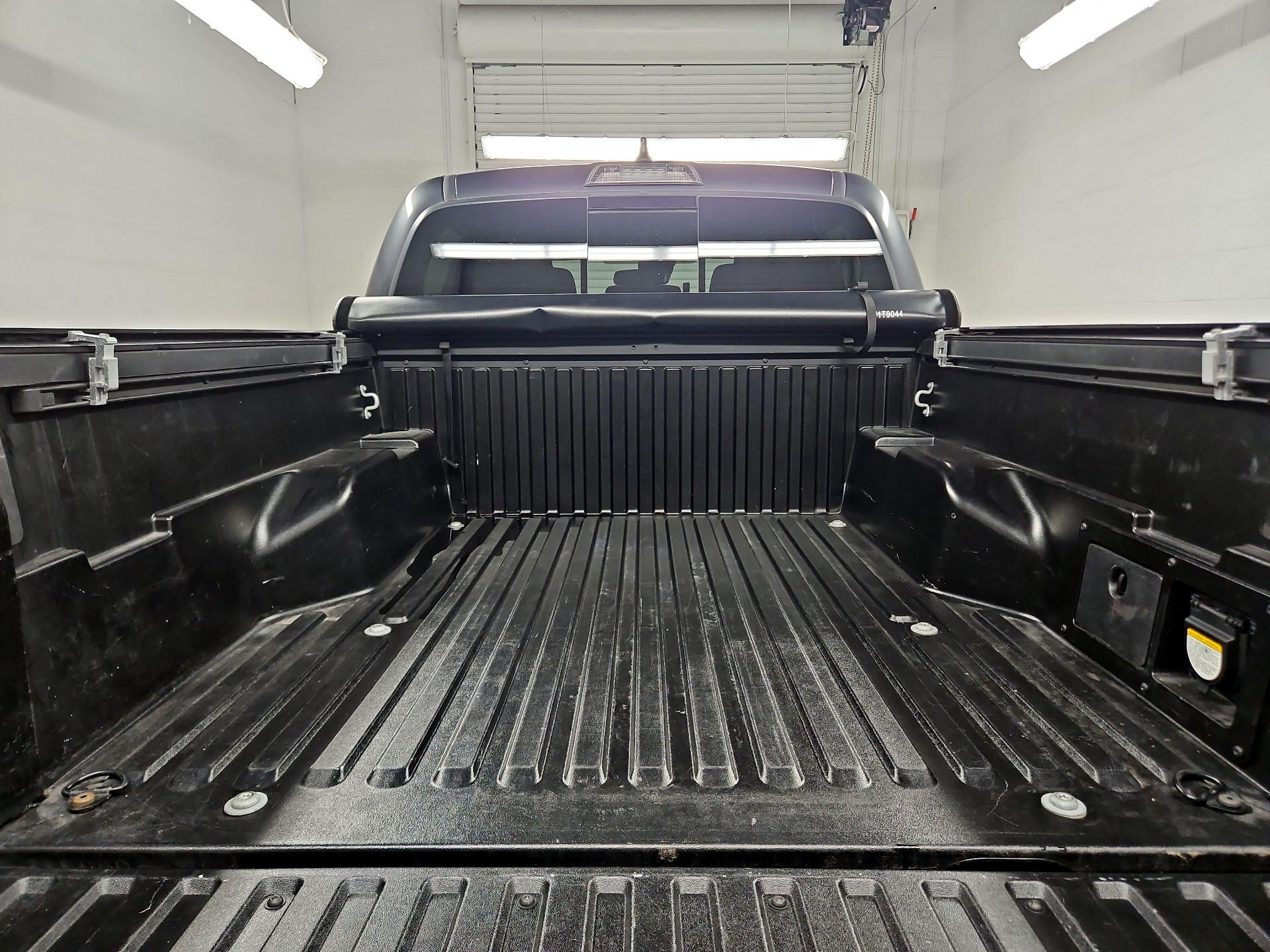 Thumbnail: 2022 Toyota Tacoma - 20