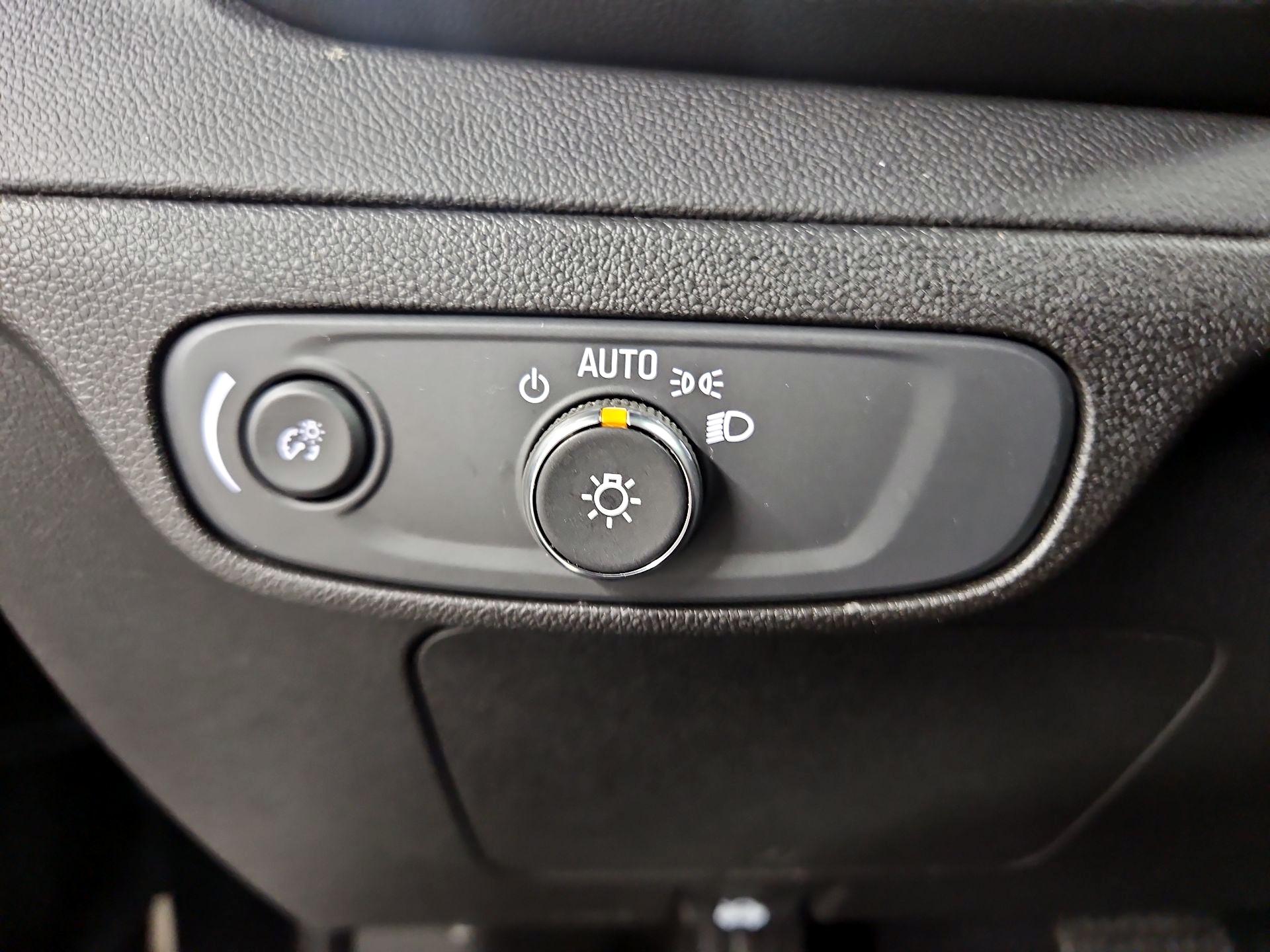 Thumbnail: 2022 Chevrolet Bolt EUV - 13