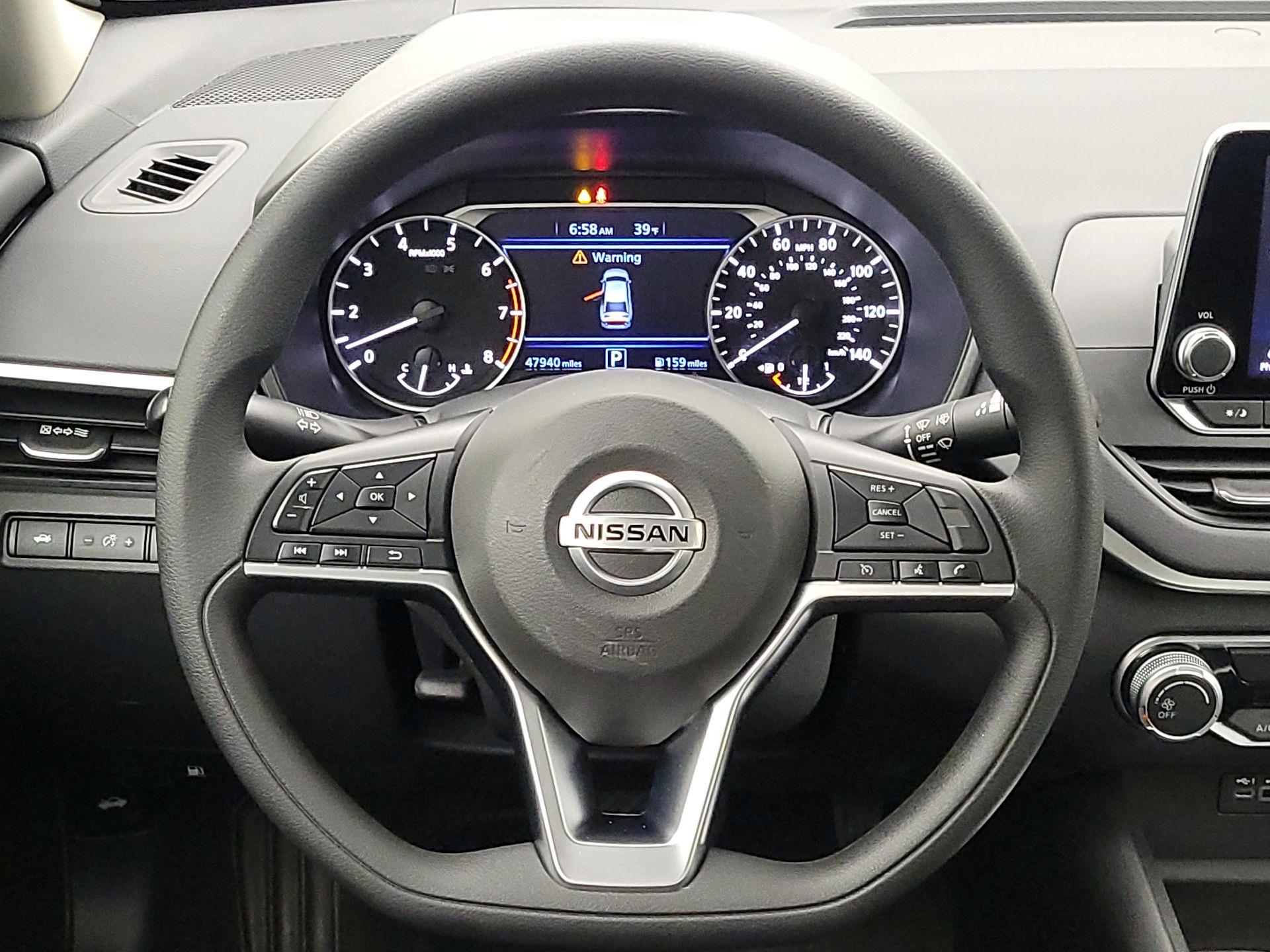 Thumbnail: 2022 Nissan Altima - 10