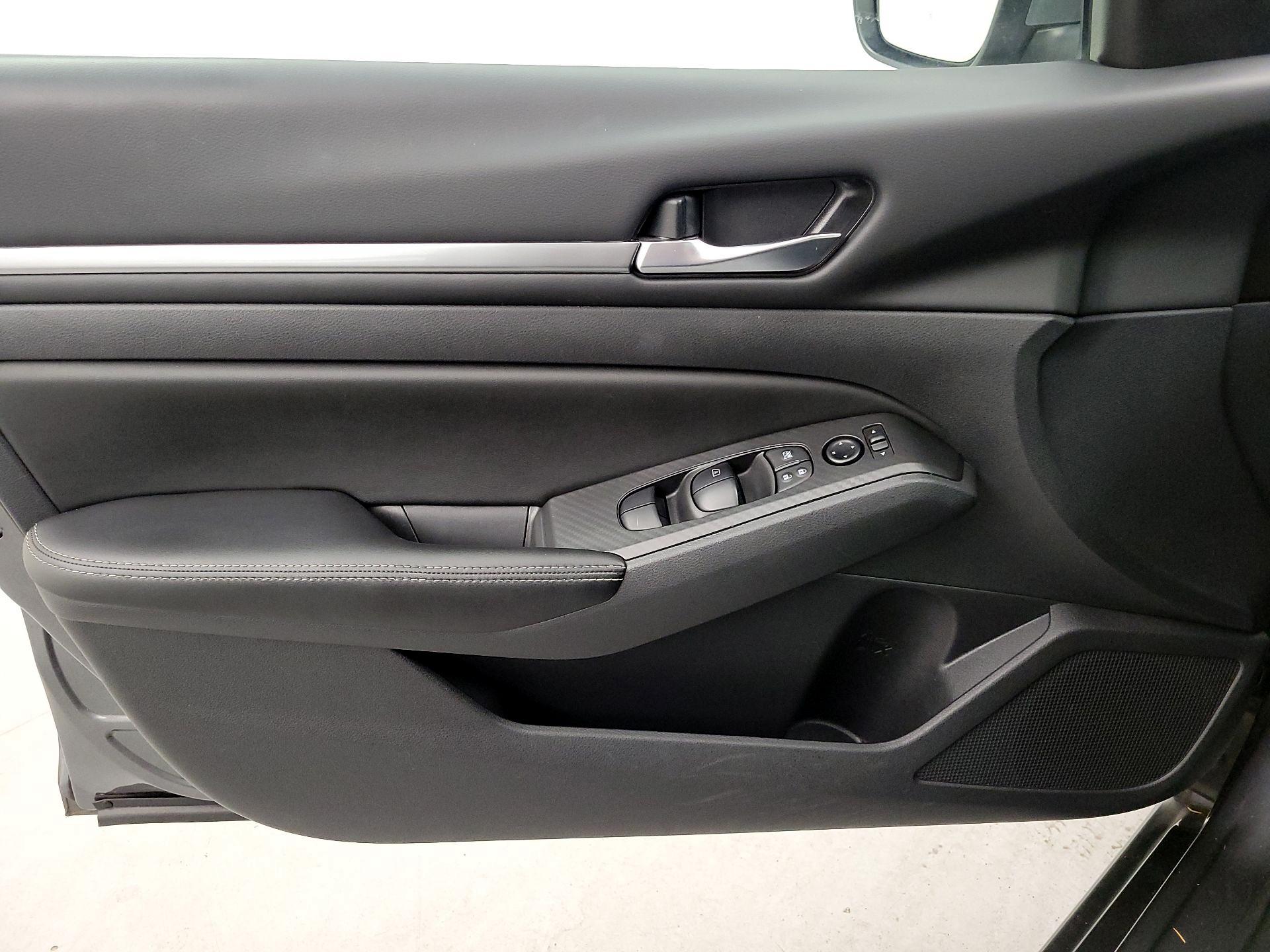 Thumbnail: 2022 Nissan Altima - 12