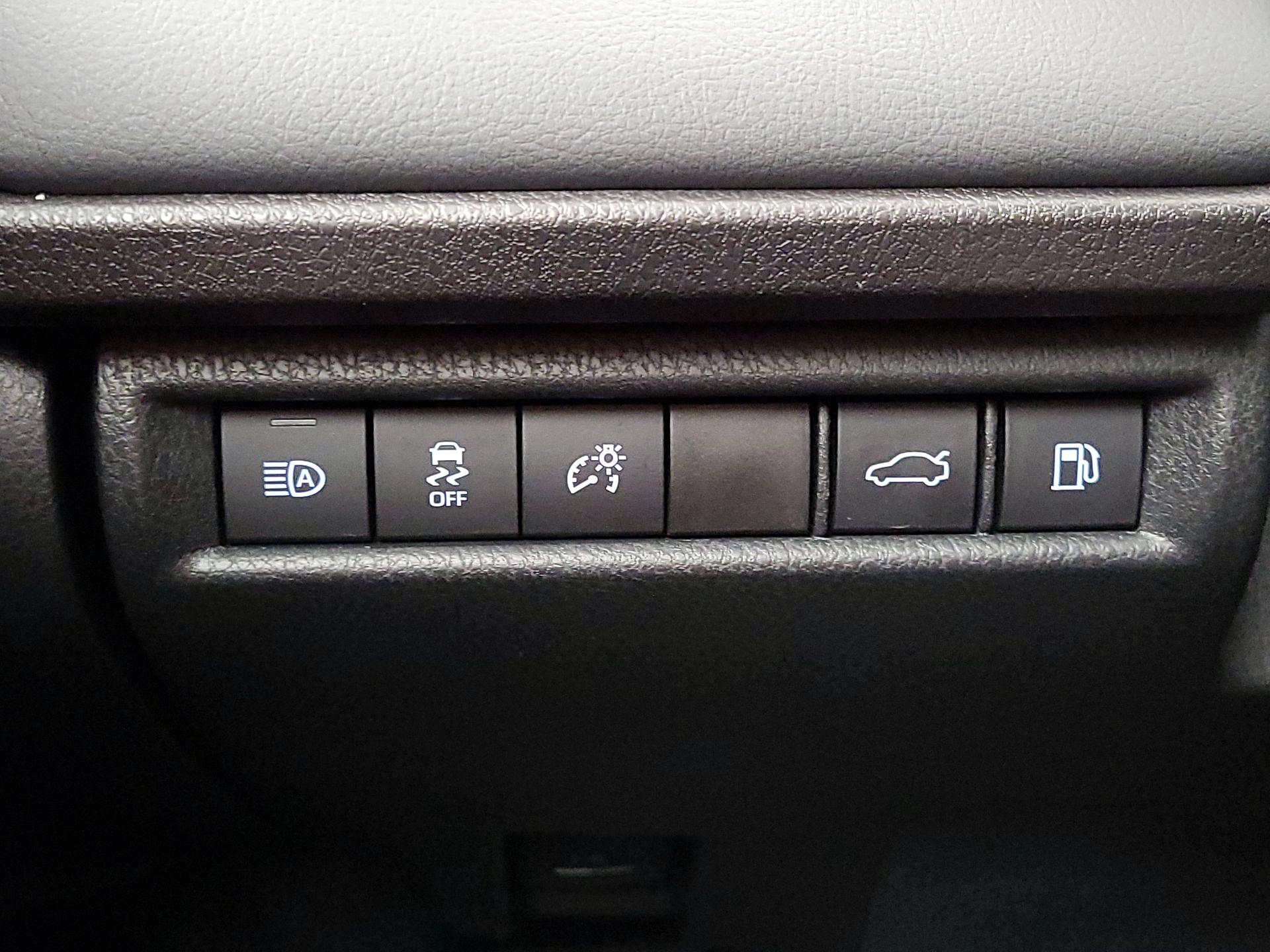 Thumbnail: 2025 Toyota Camry - 13