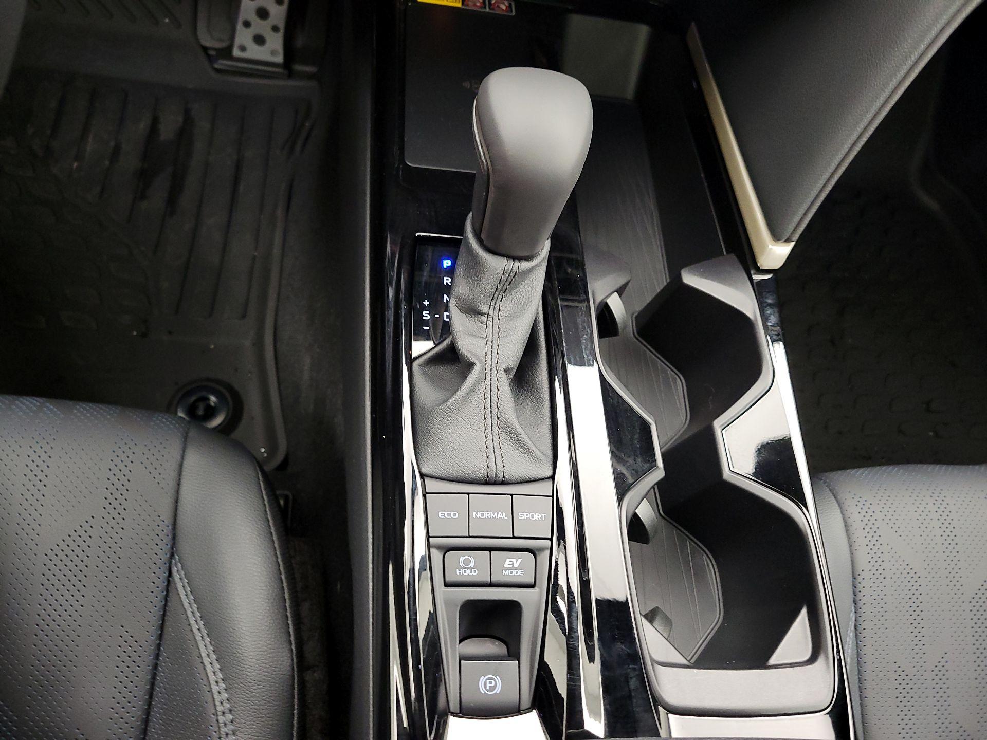 Thumbnail: 2025 Toyota Camry - 18