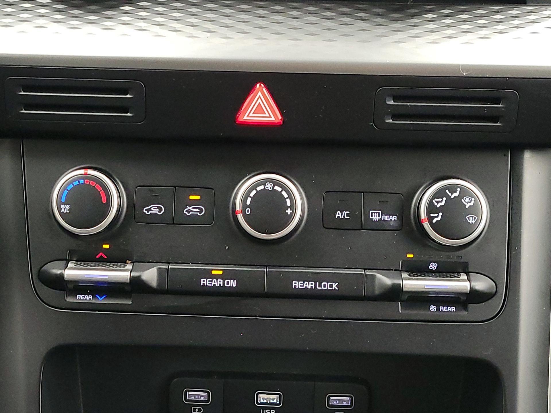 Thumbnail: 2024 Kia Carnival - 16