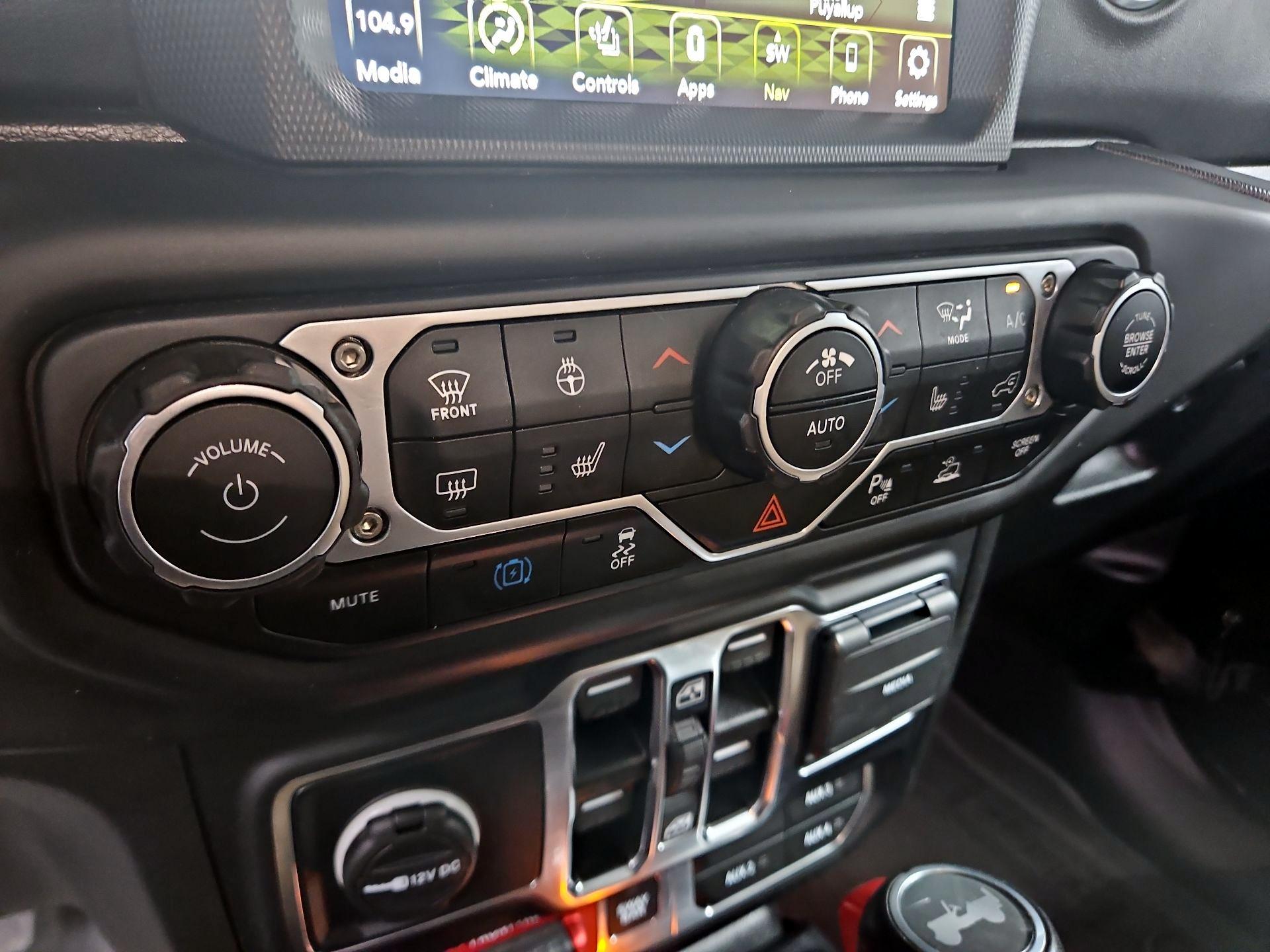 Thumbnail: 2023 Jeep Wrangler - 17